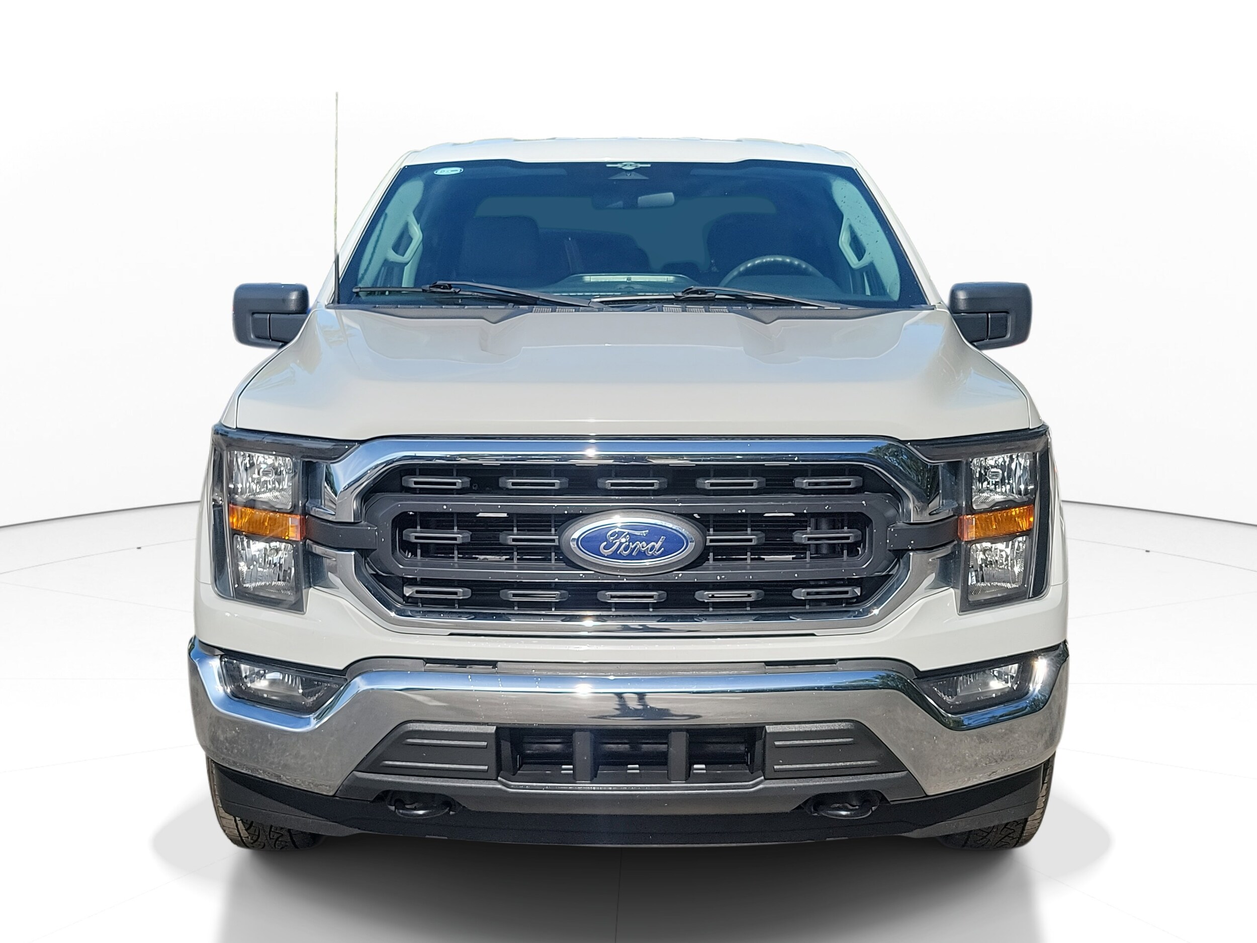 2023 Ford F-150 XLT photo 2