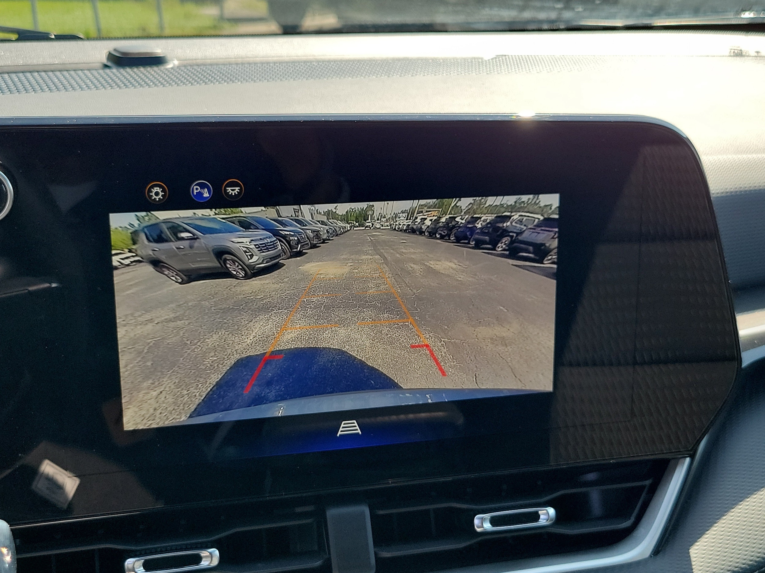 2025 Chevrolet Equinox LT - Photo 11