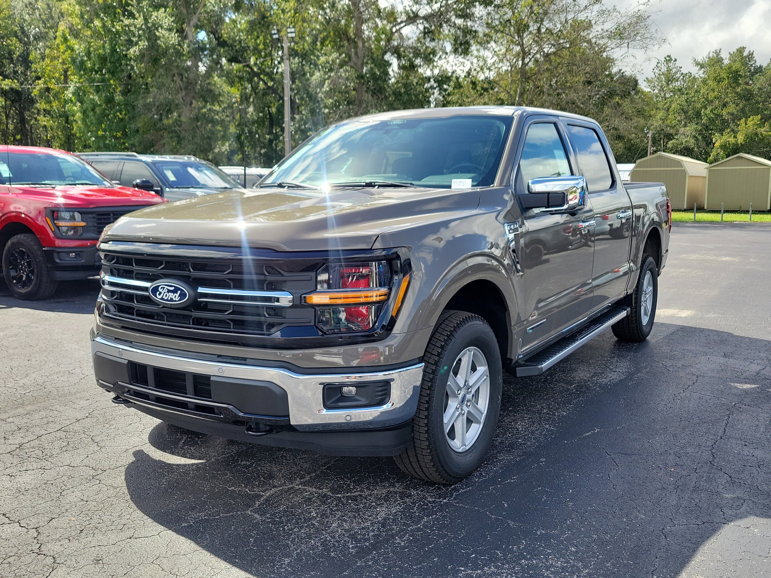 2025 Ford F-150 XLT photo 3