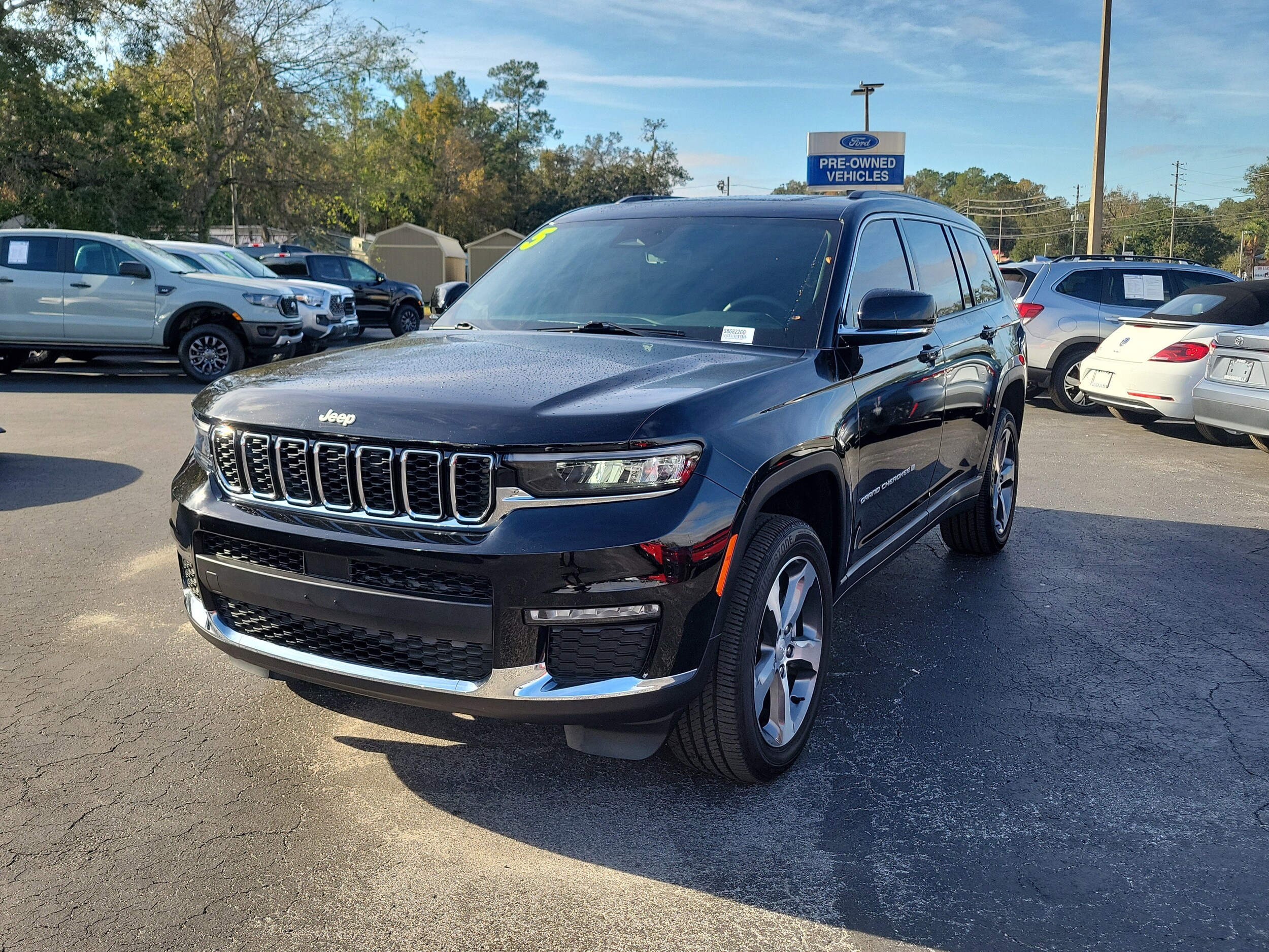 2025 Jeep Grand Cherokee Limited photo 3