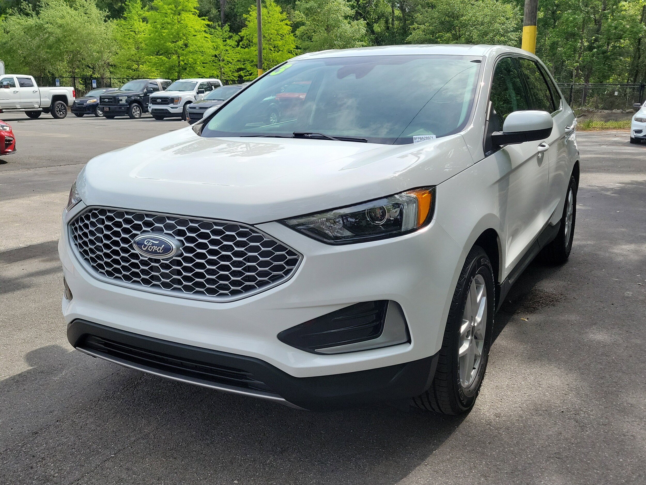 2023 Ford Edge SEL photo 3