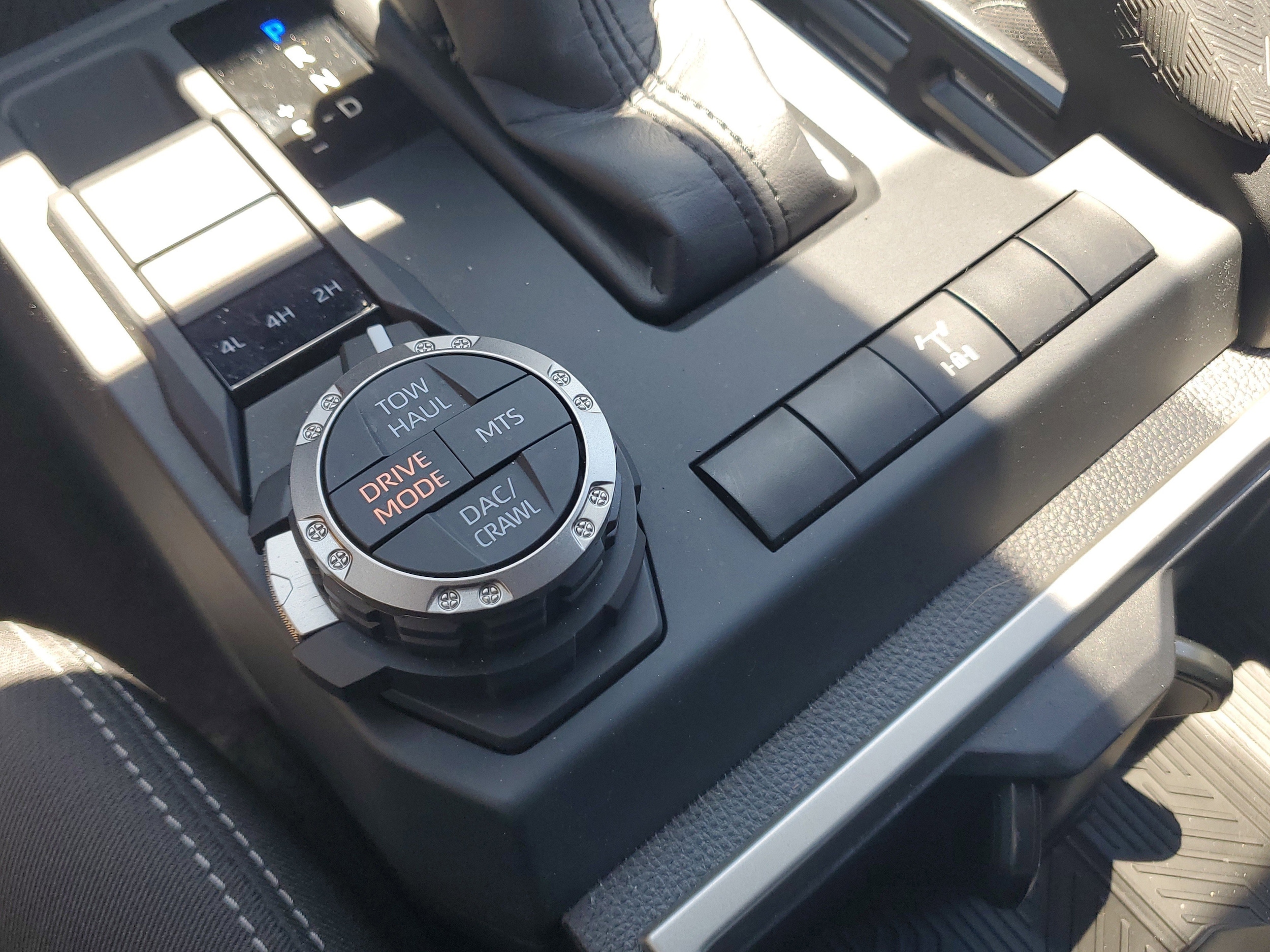 2025 Toyota Tacoma TRD Off Road - Photo 8