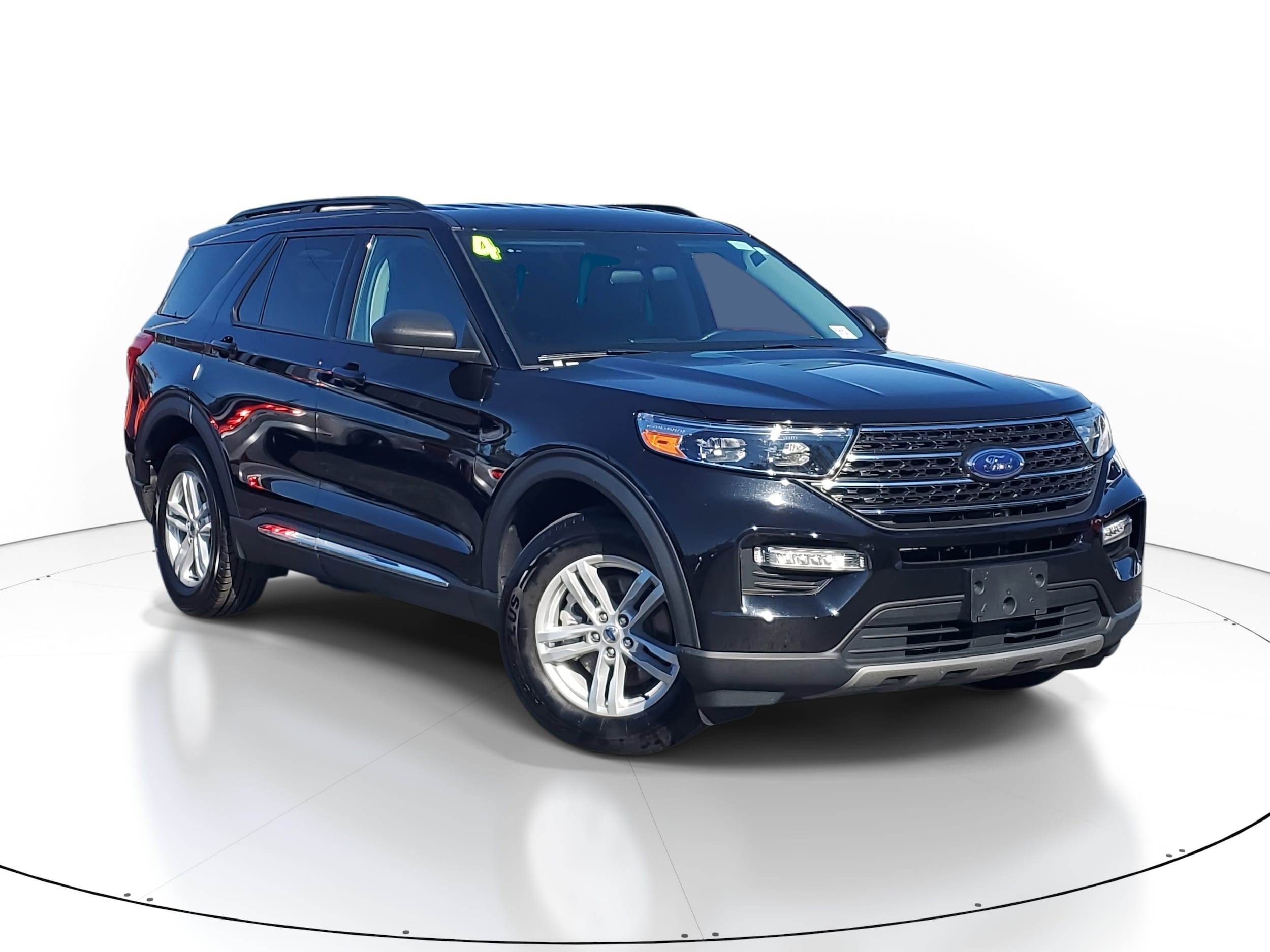 2024 Ford Explorer XLT's photo