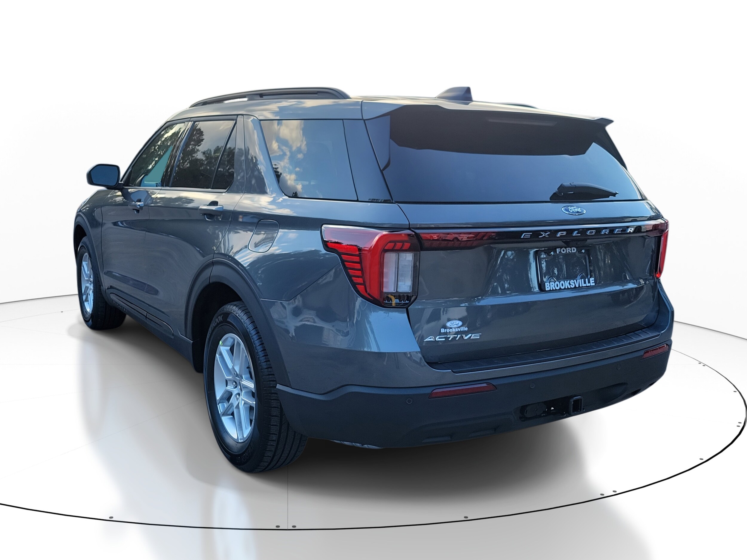 2026 Ford Explorer photo 4