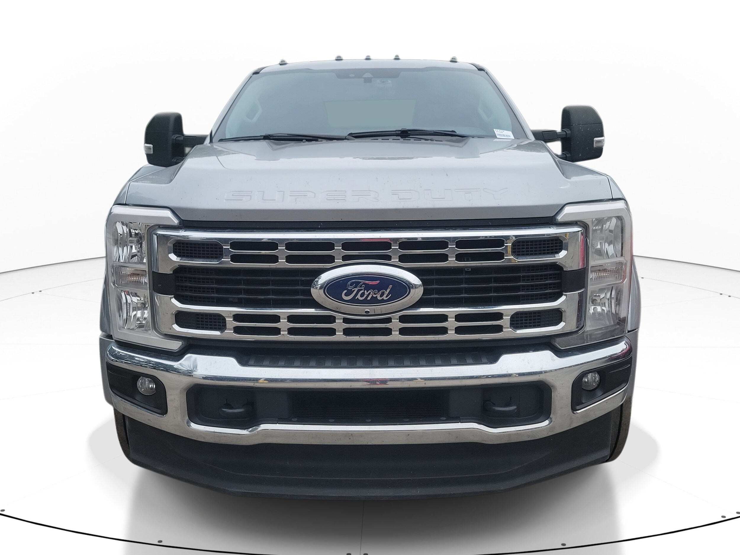 2023 Ford F-450 XLT photo 2