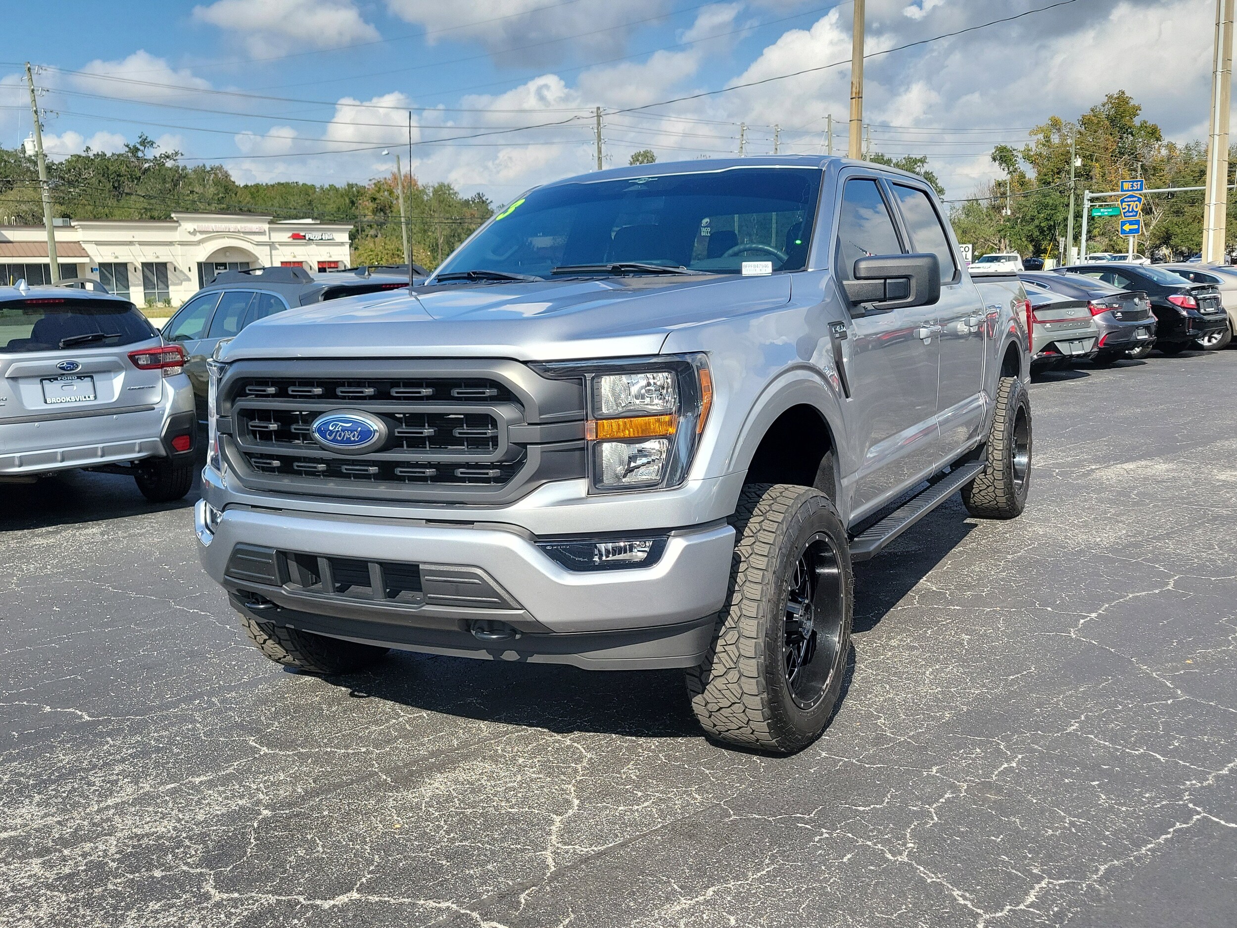 2023 Ford F-150 XLT photo 3
