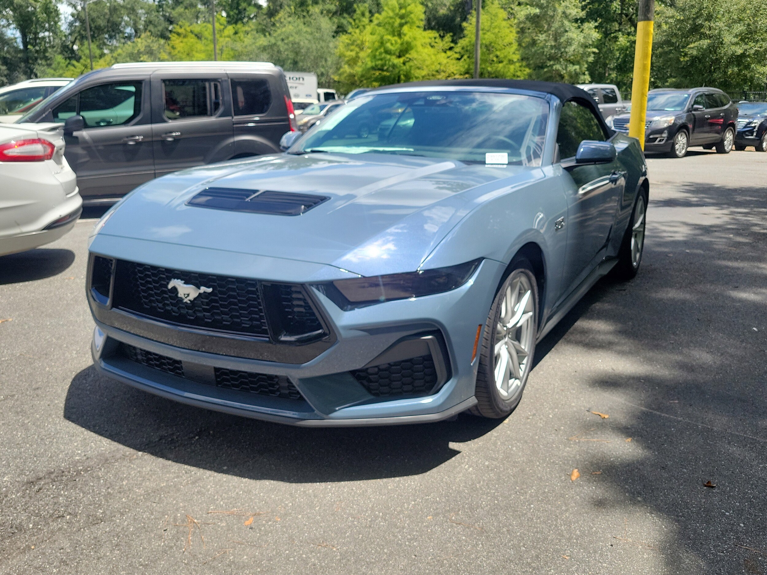 2025 Ford Mustang GT Premium Convertible photo 3