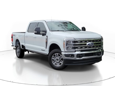 2025 Ford F-350 LARIAT Truck Crew Cab