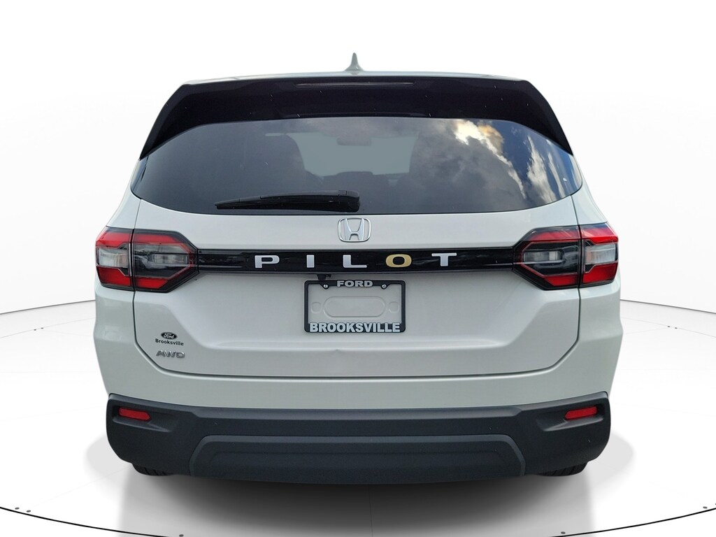 Used 2024 Honda Pilot LX SUV