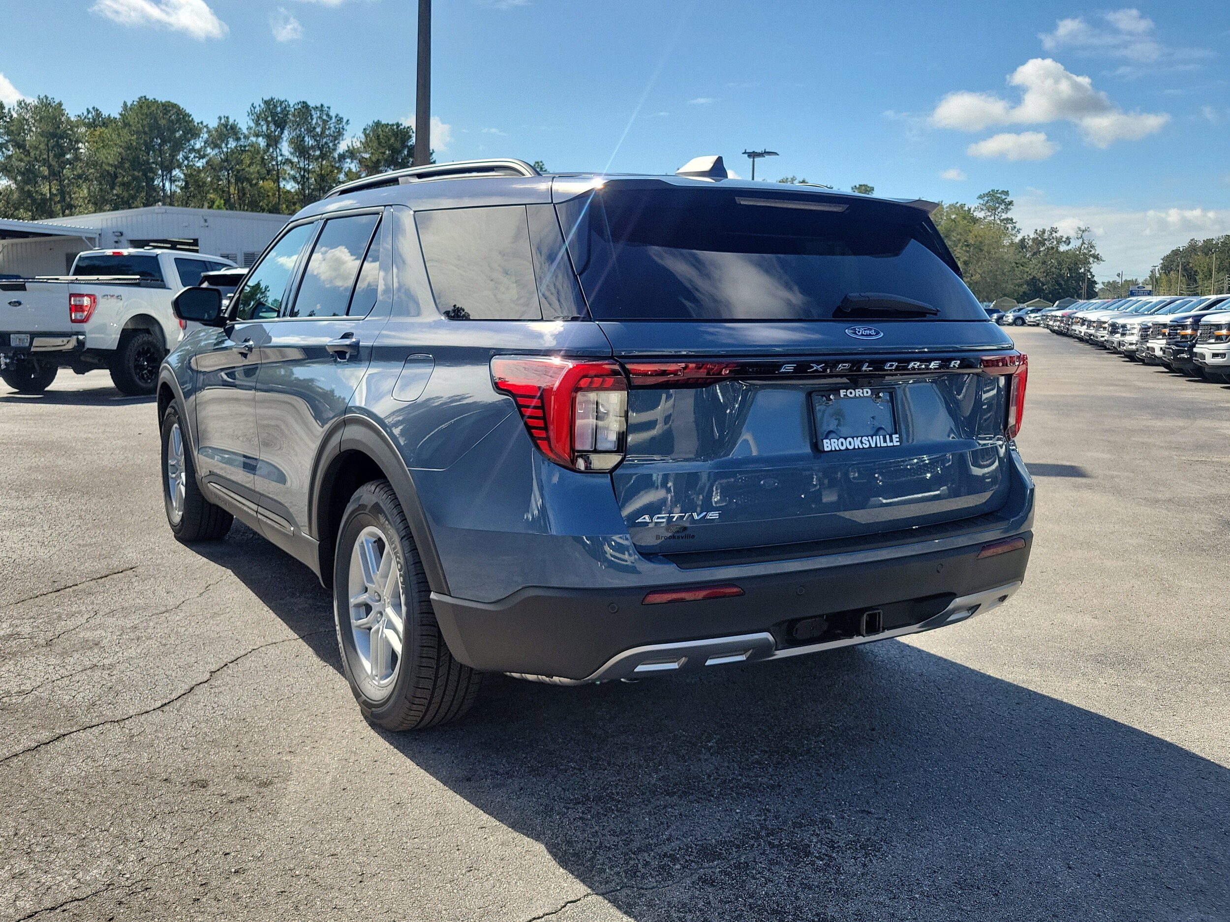 2026 Ford Explorer photo 2