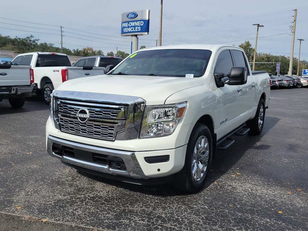 Used 2024 Nissan Titan SV Truck Crew Cab