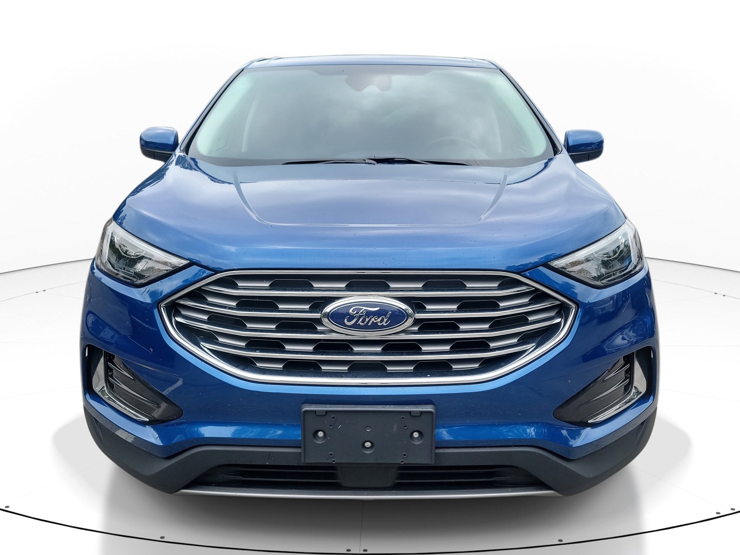 2022 Ford Edge SEL photo 2