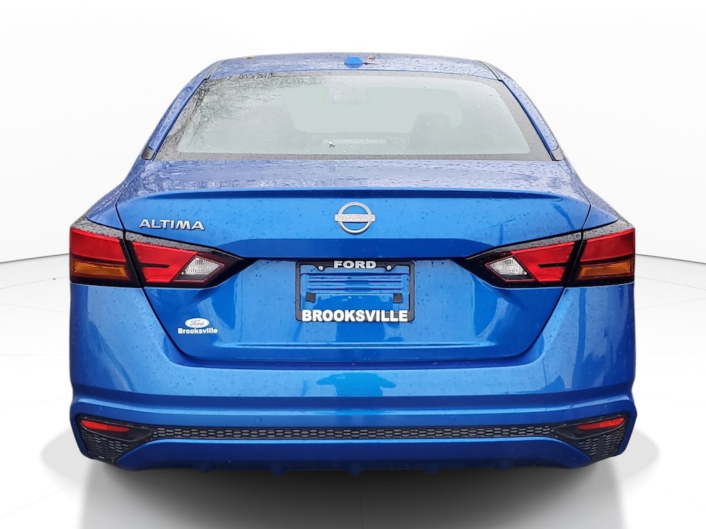 Used 2025 Nissan Altima SV Sedan