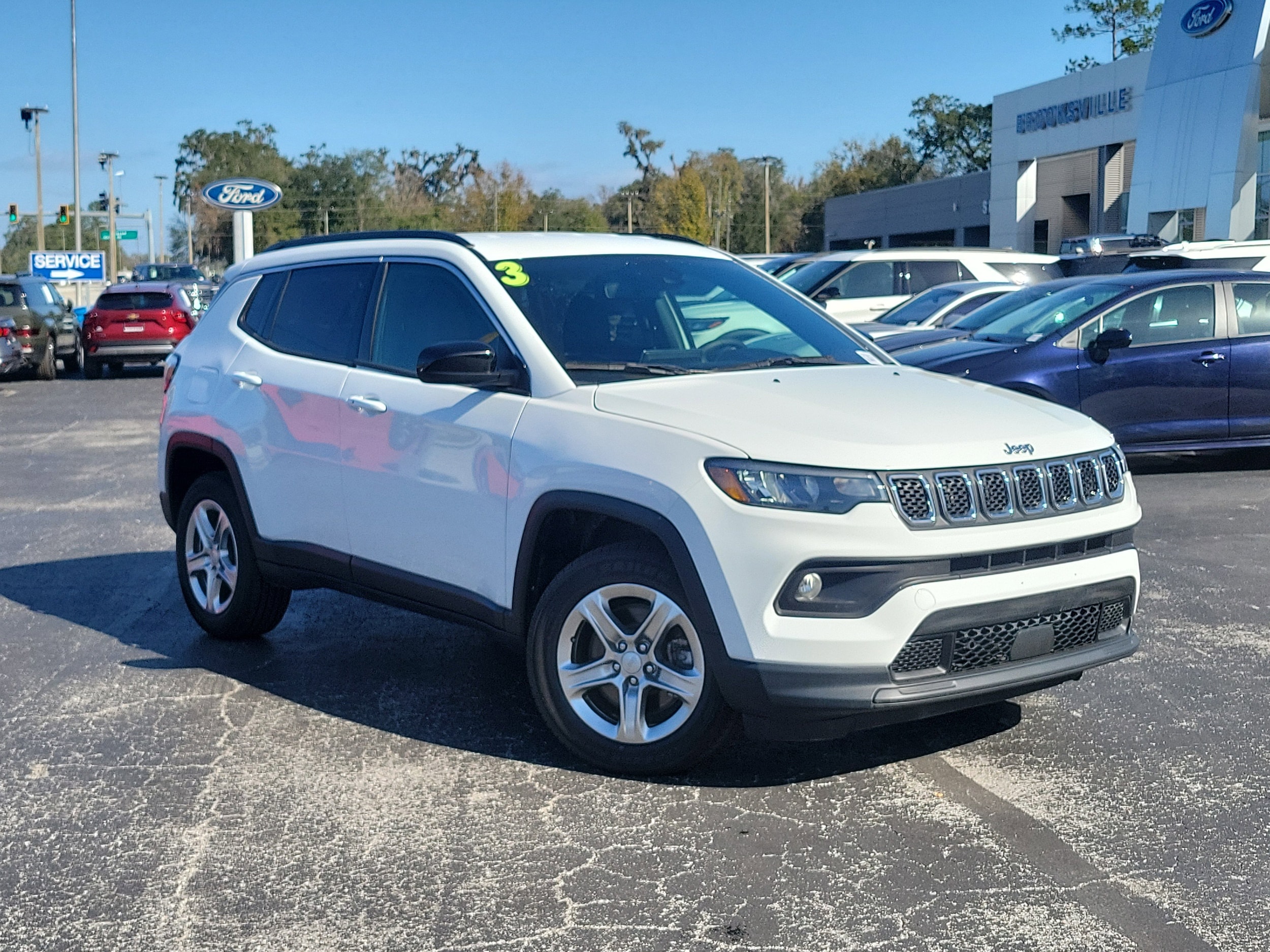 2023 Jeep Compass Latitude's photo