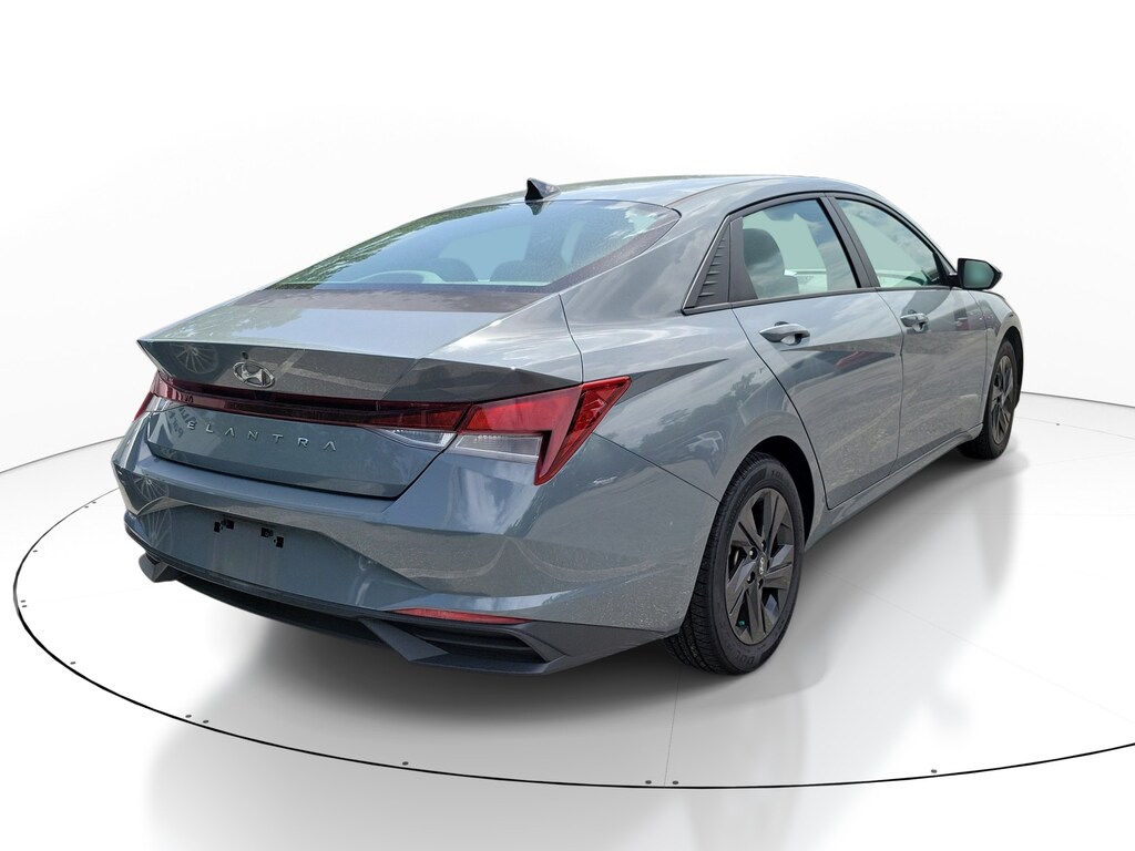 Used 2022 Hyundai Elantra SEL Sedan