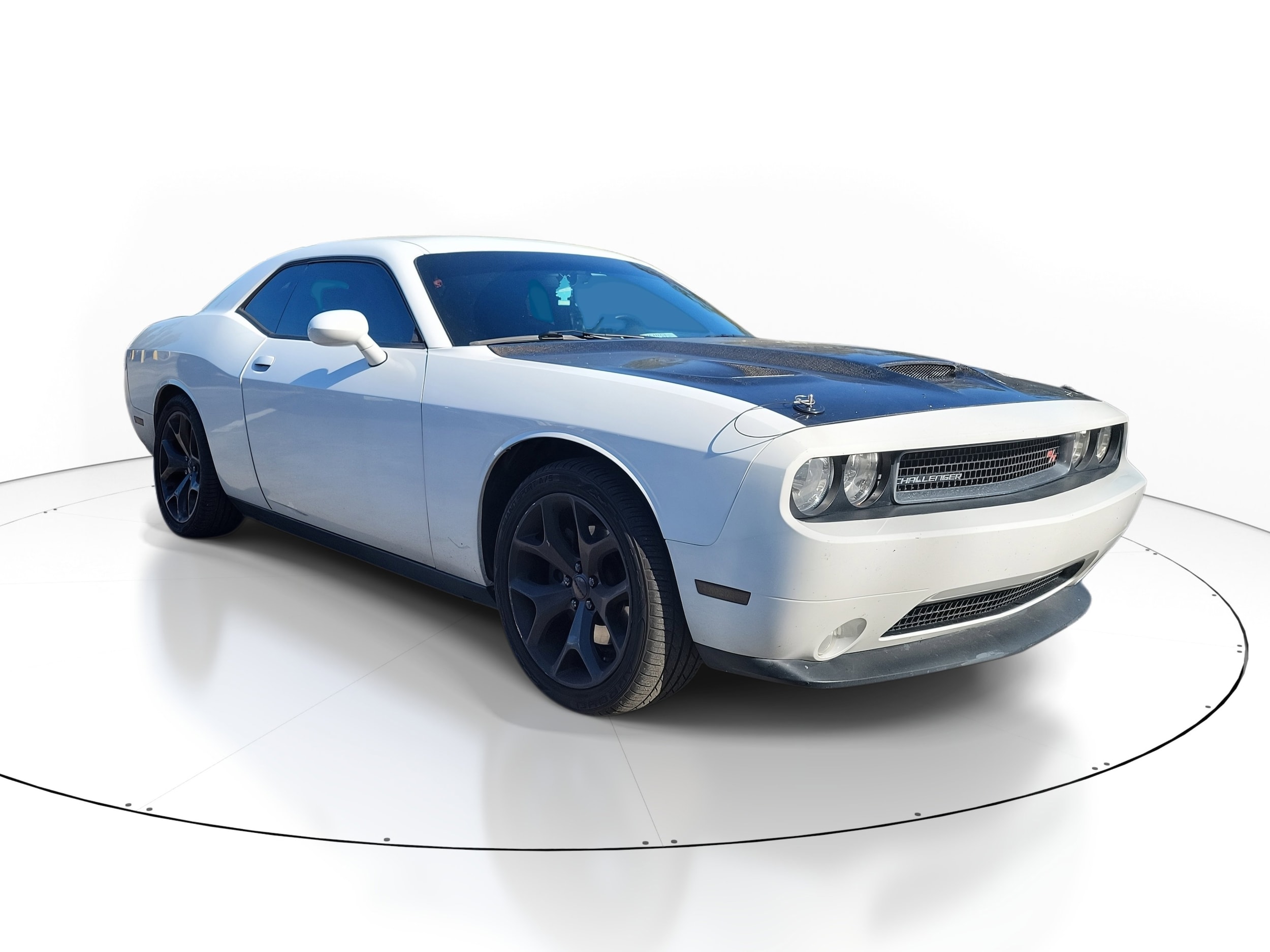 2014 Dodge Challenger R/T's photo