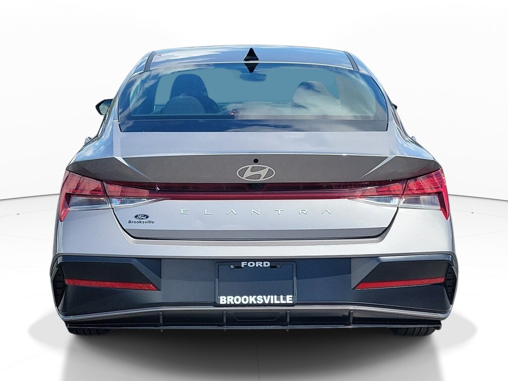 Used 2025 Hyundai Elantra SEL Convenience Sedan