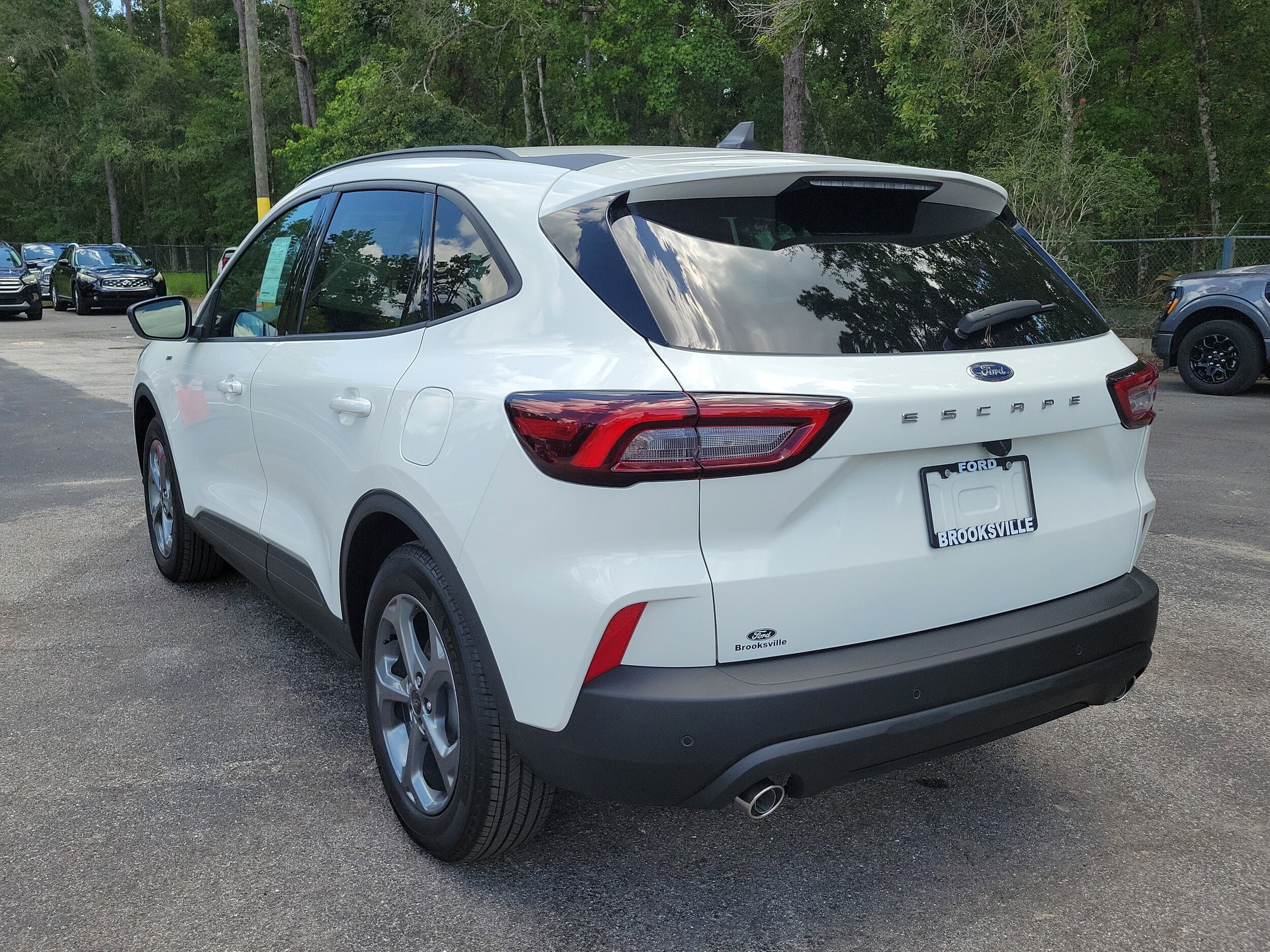 2025 Ford Escape ST-Line photo 4