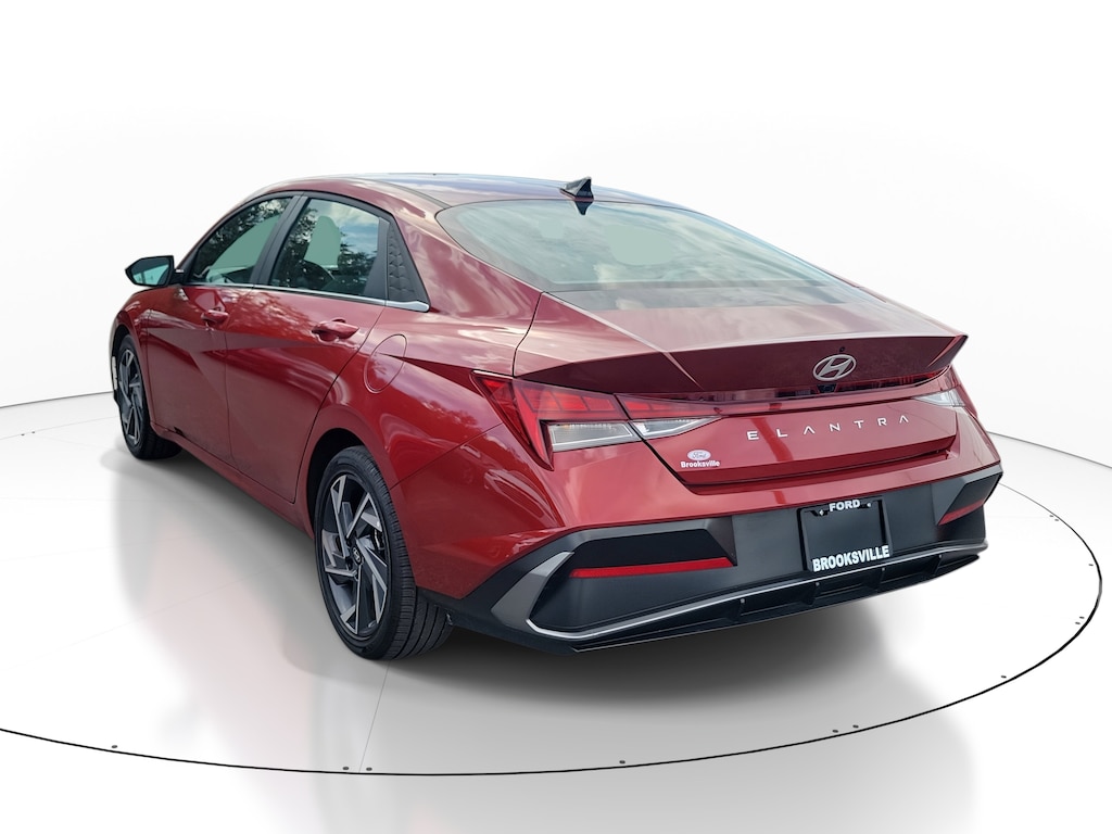 Used 2025 Hyundai Elantra SEL Convenience Sedan