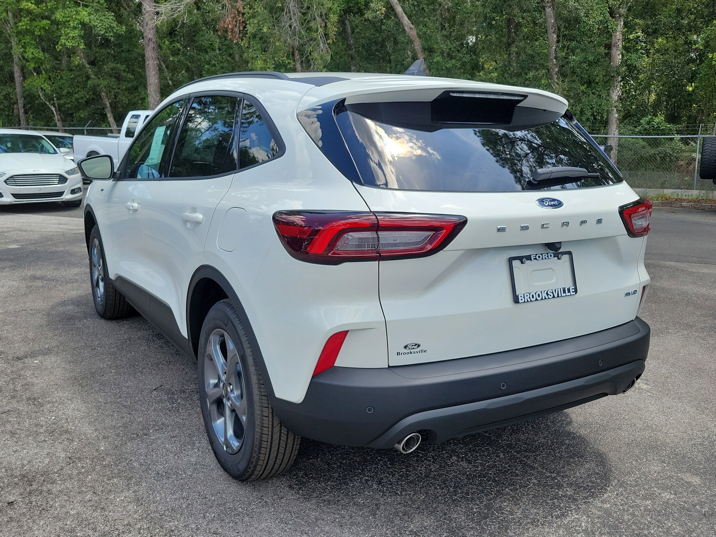 2025 Ford Escape ST-Line photo 4