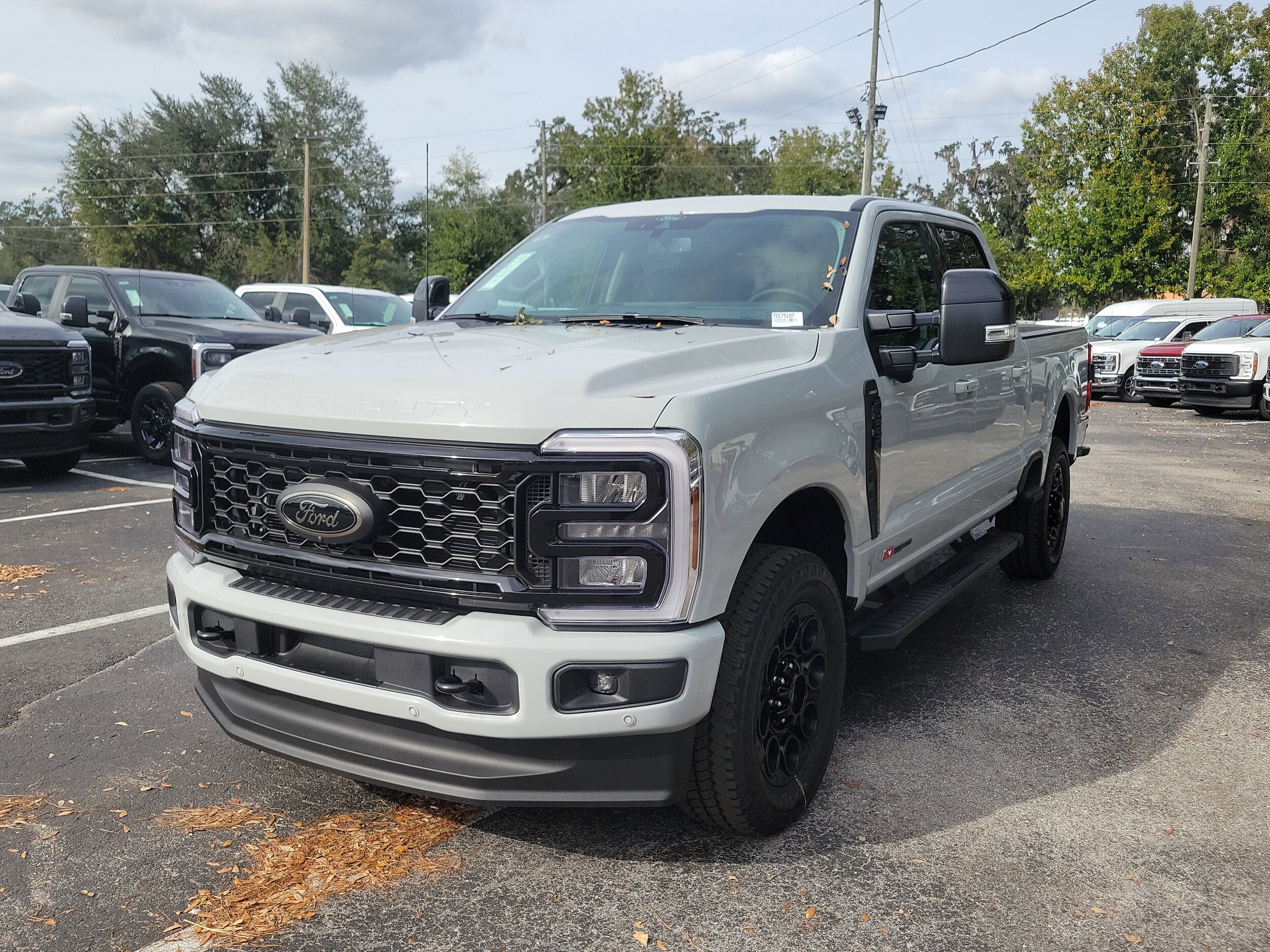 2026 Ford F-250 Lariat photo 2