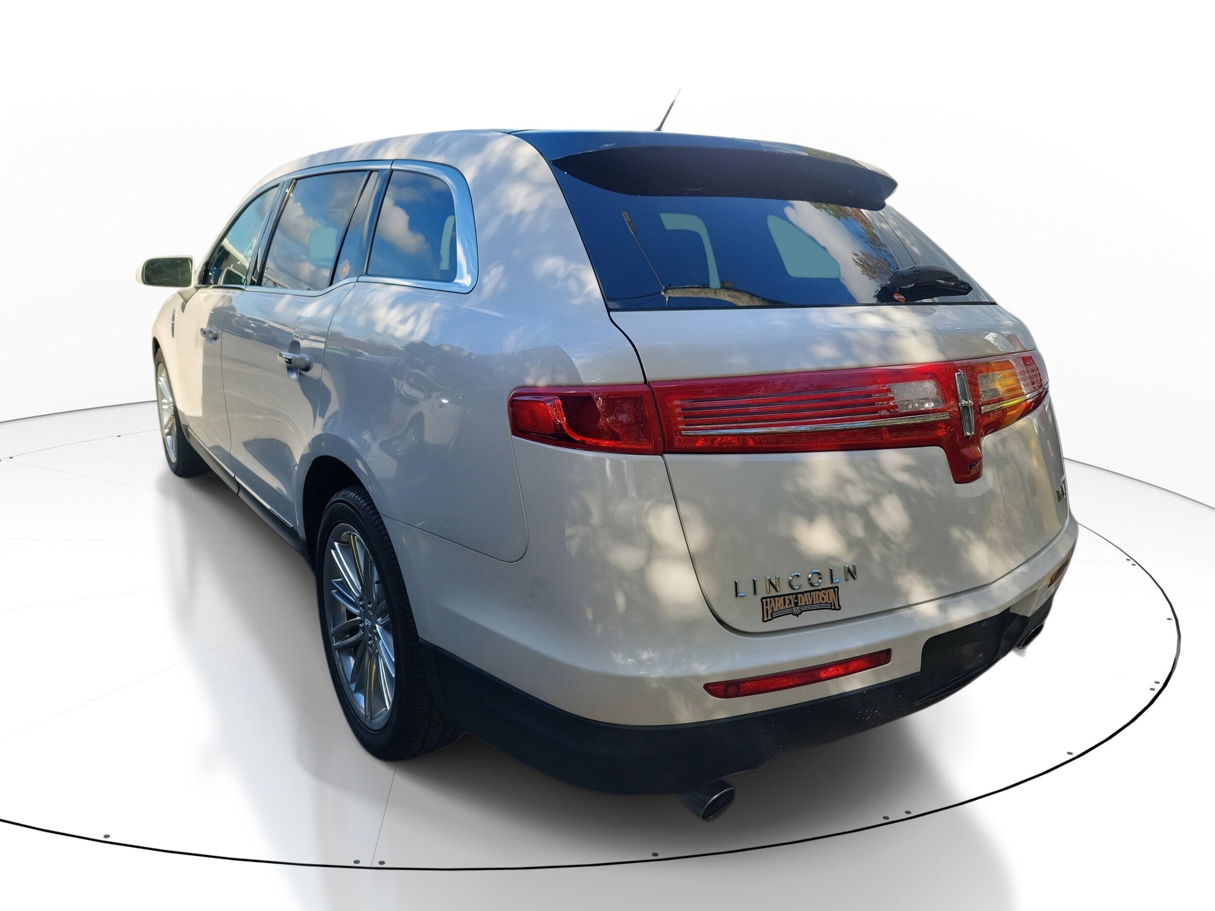 2019 Lincoln MKT photo 4