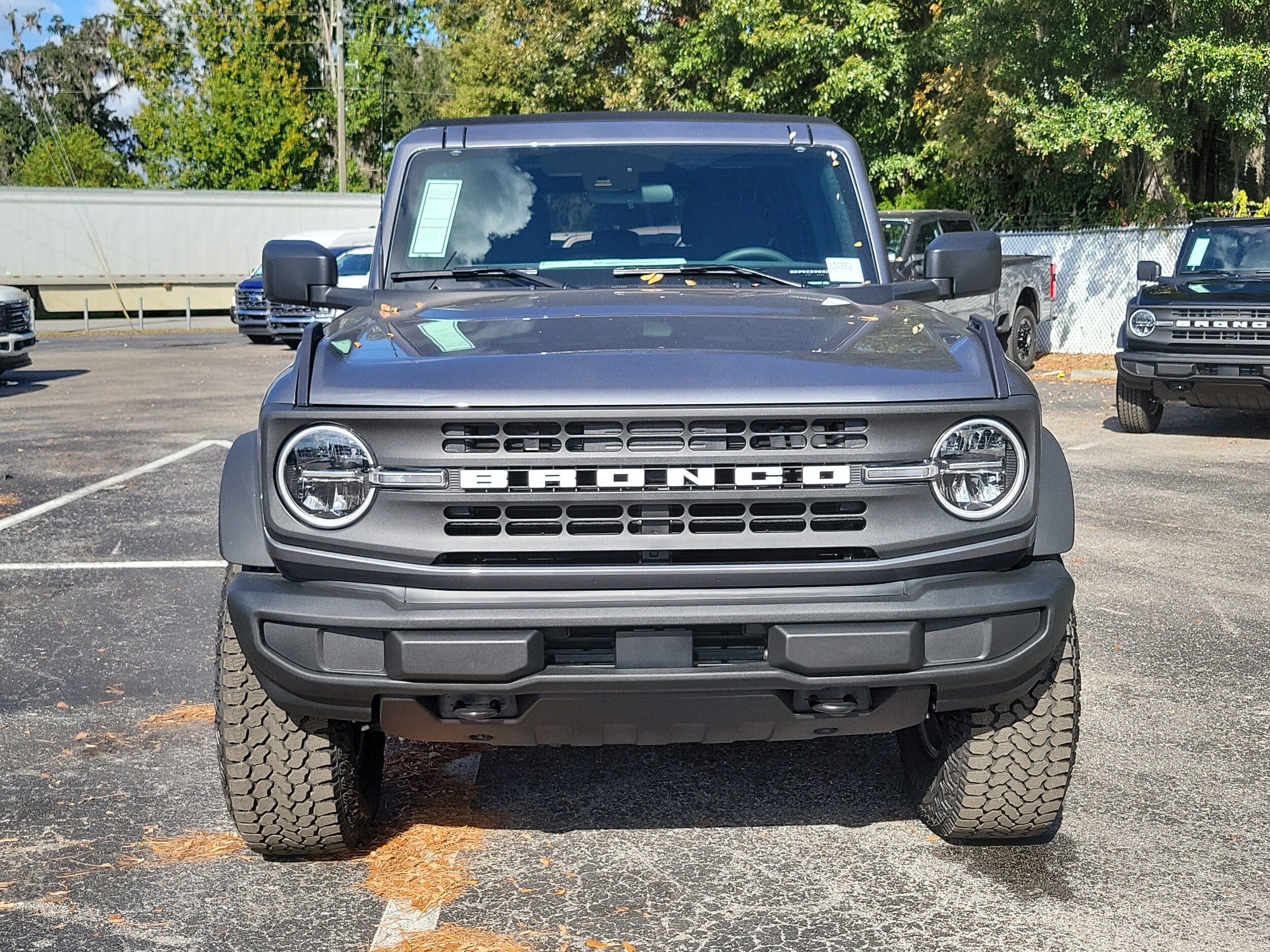 2025 Ford Bronco Base photo 2