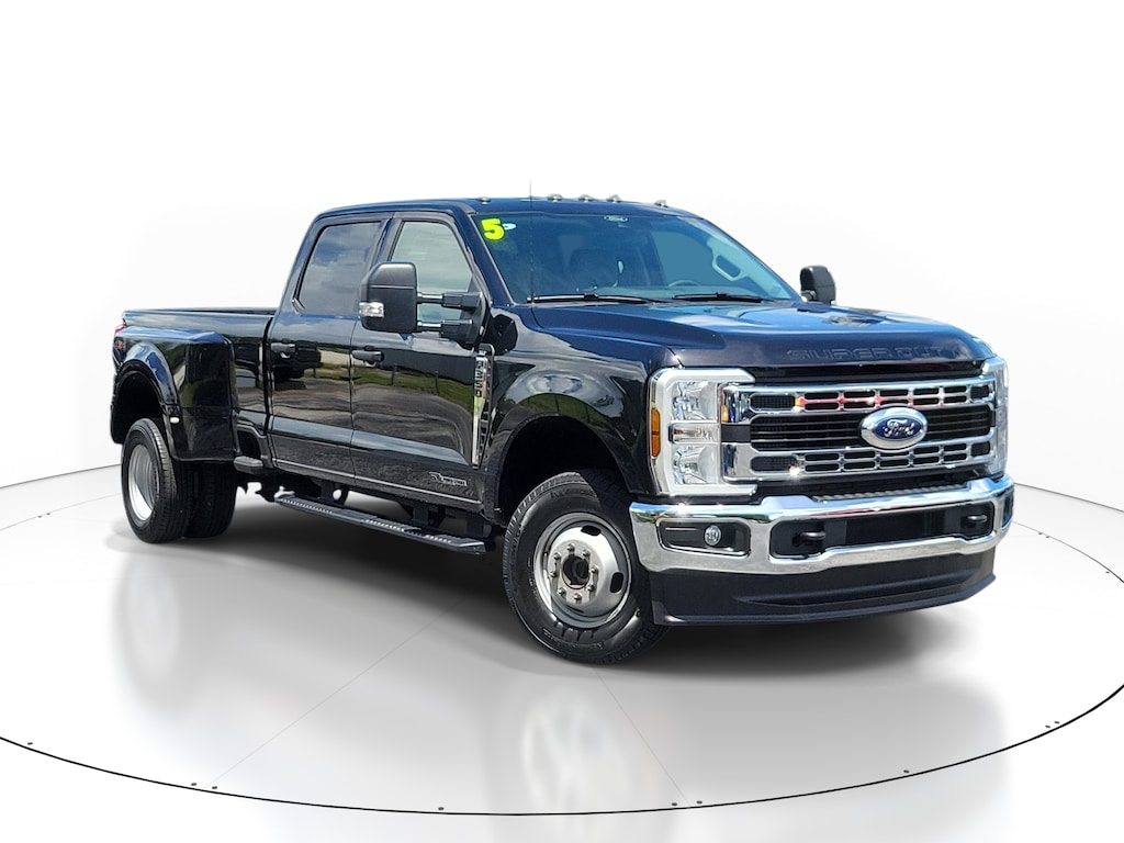 Used 2025 Ford F-350 XLT Truck Crew Cab
