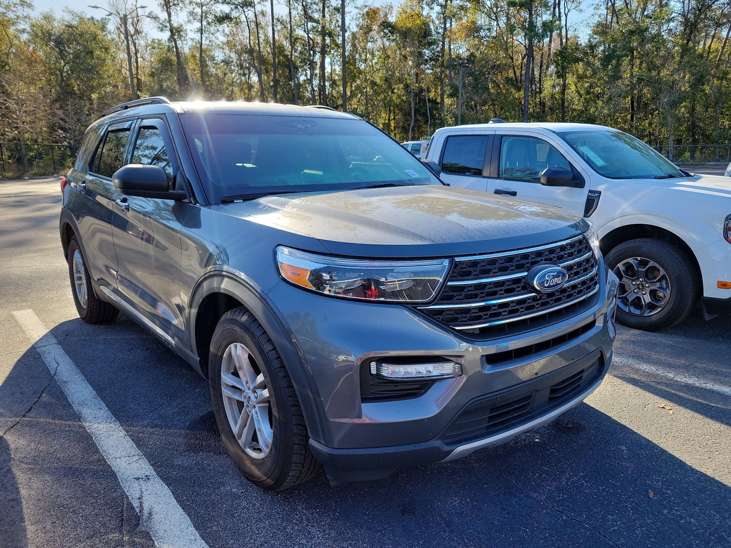 2023 Ford Explorer XLT's photo