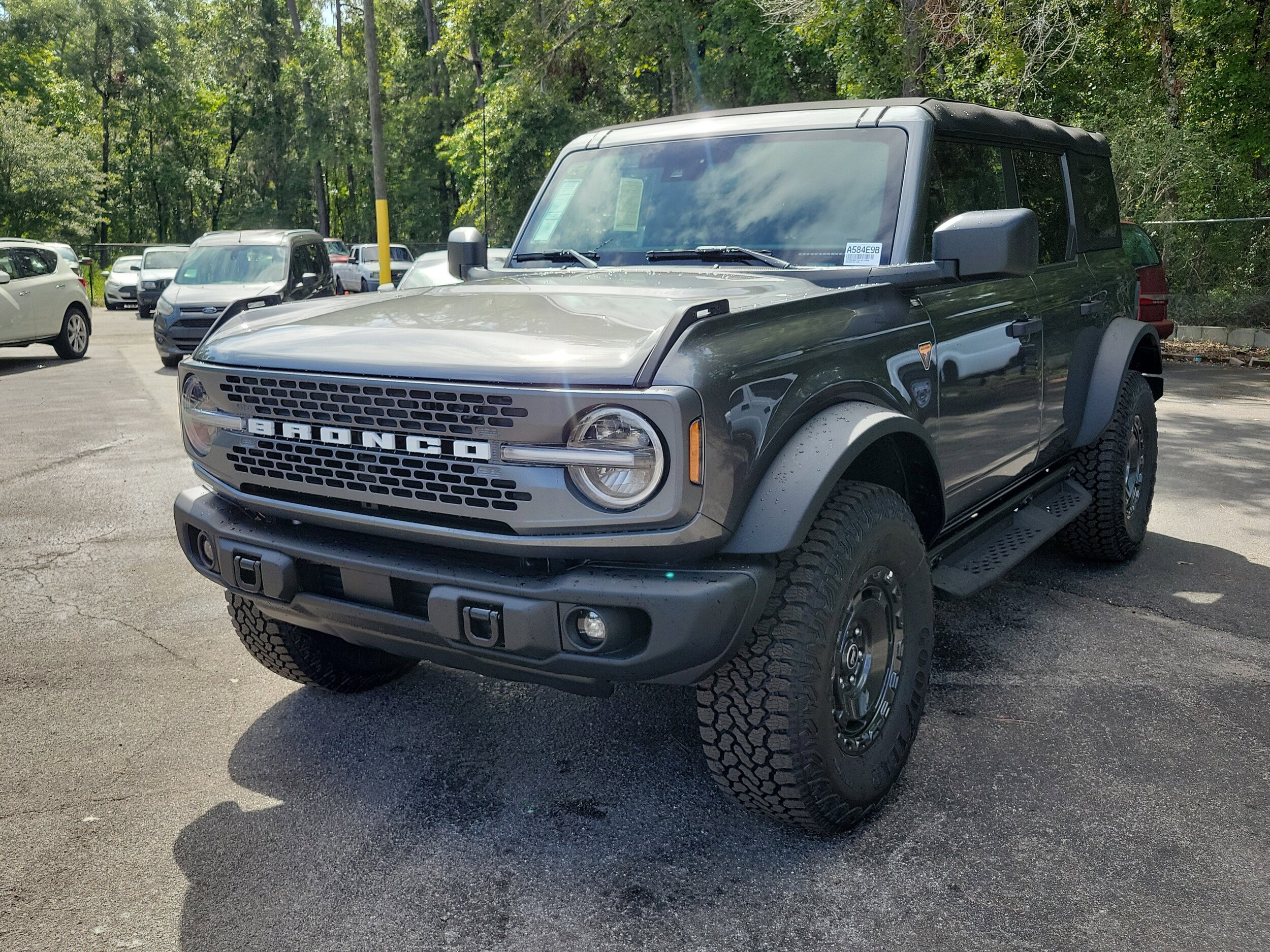 2025 Ford Bronco Badlands photo 3