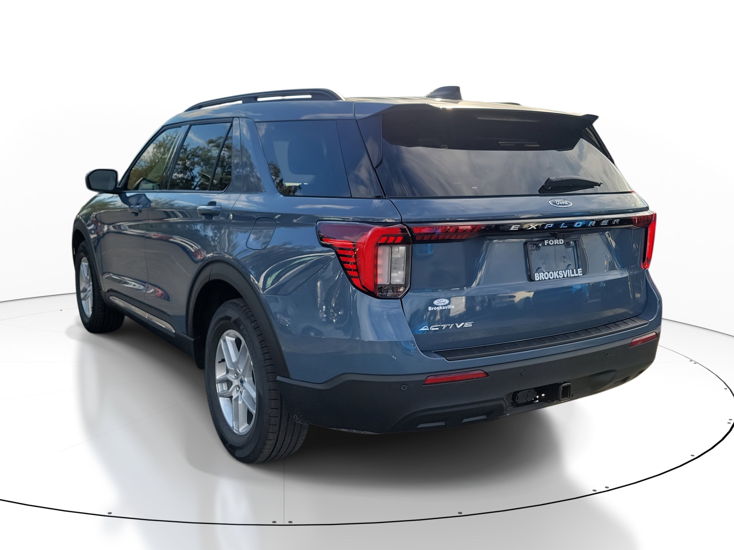 2025 Ford Explorer photo 4