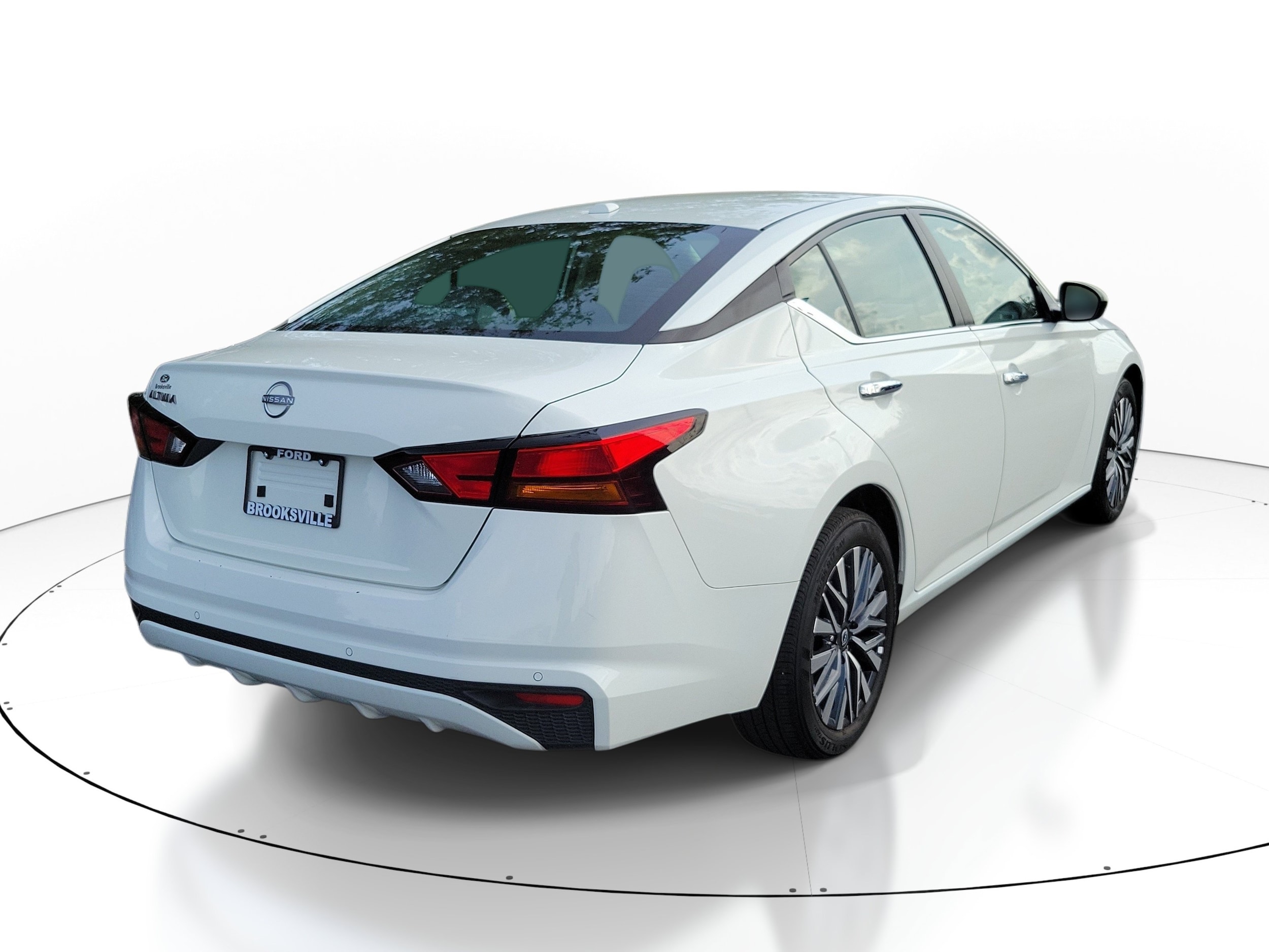2025 Nissan Altima SV - Photo 6