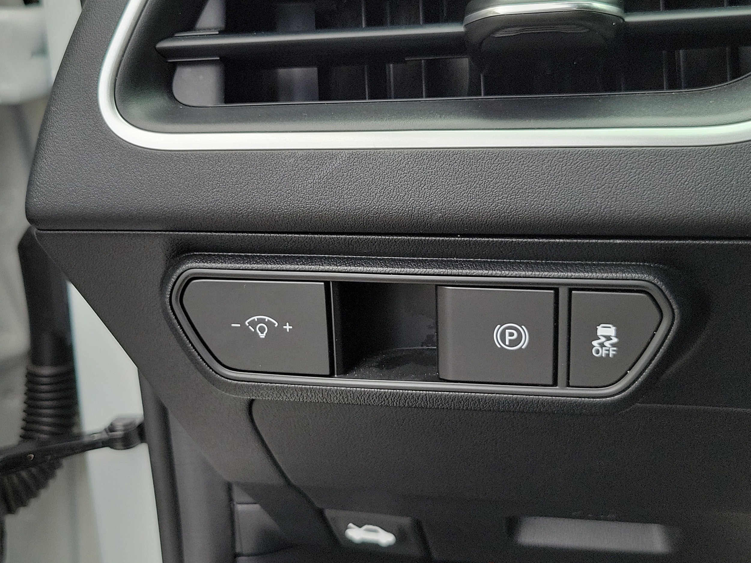 2025 Kia K4 LXS - Photo 13