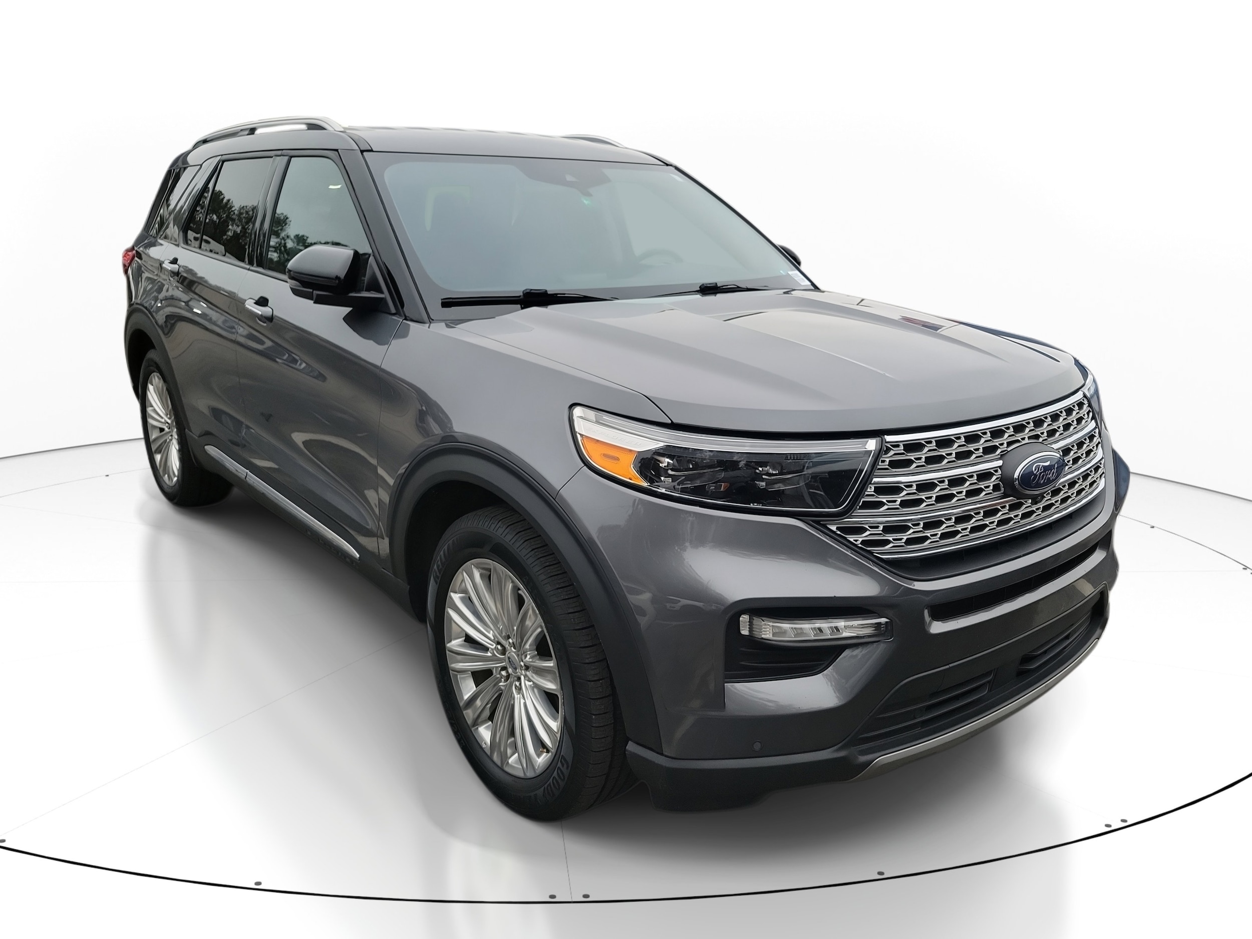 2022 Ford Explorer Limited's photo
