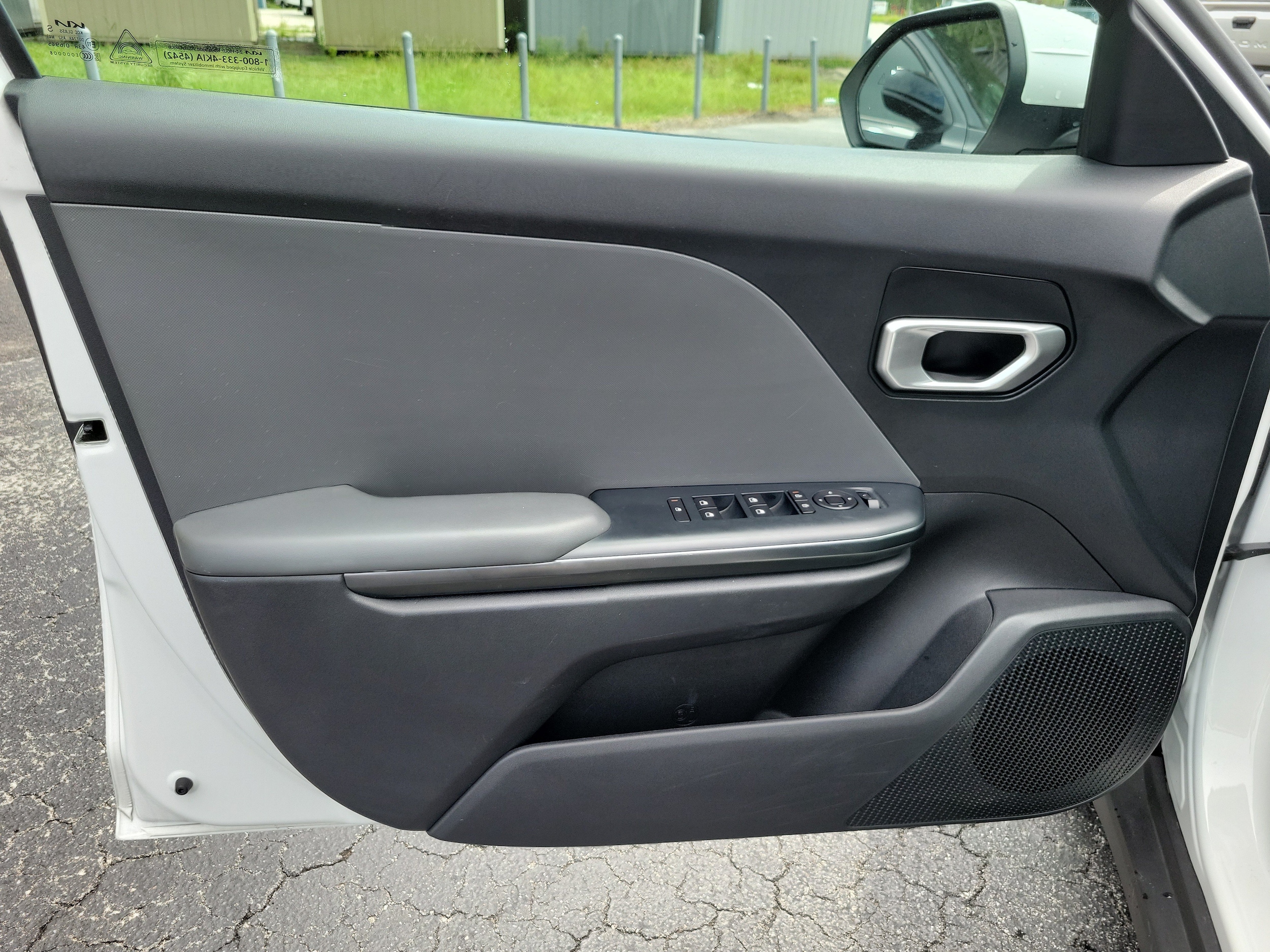 2025 Kia K4 LXS - Photo 15