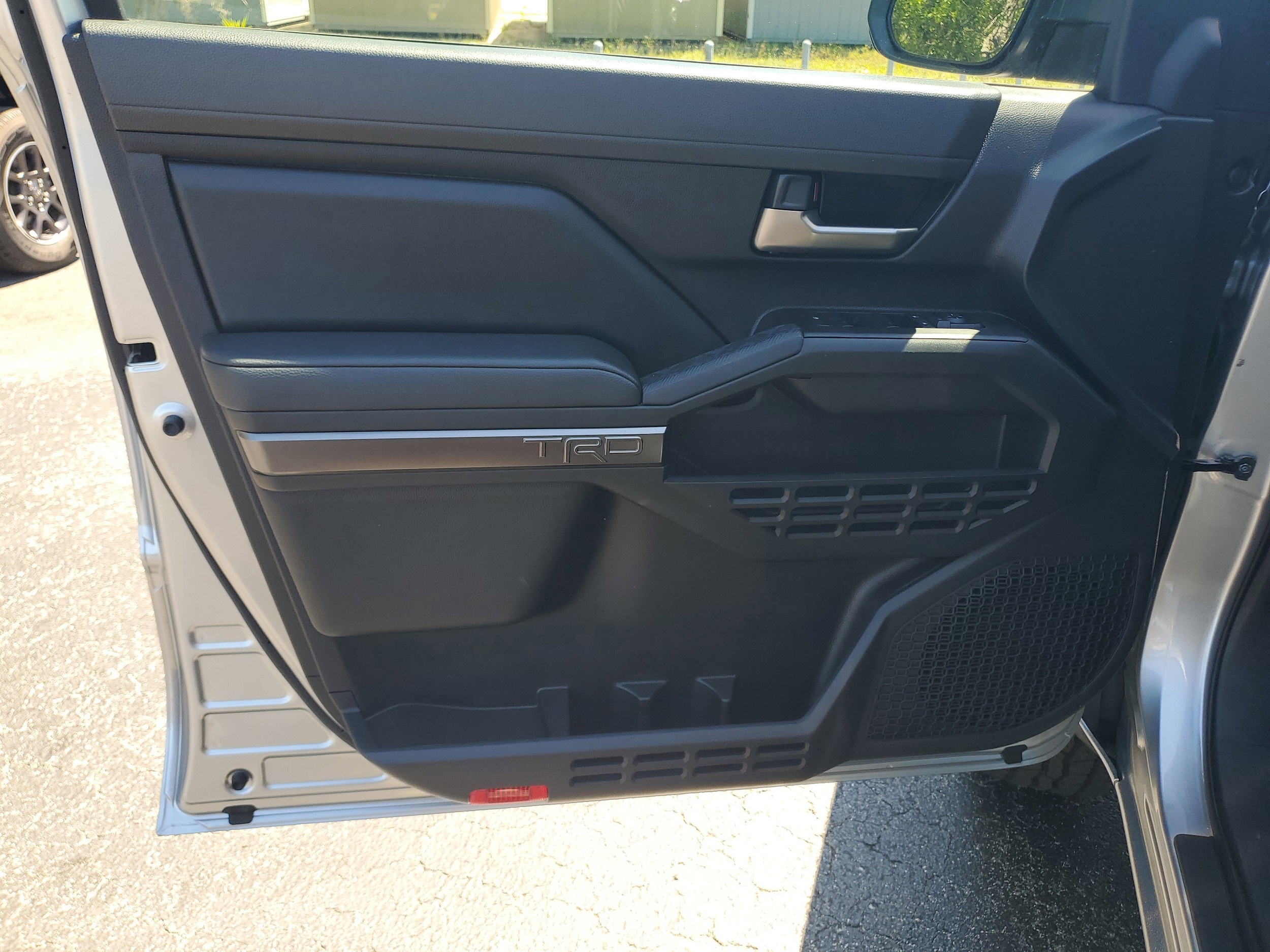 2025 Toyota Tacoma TRD Off Road - Photo 17