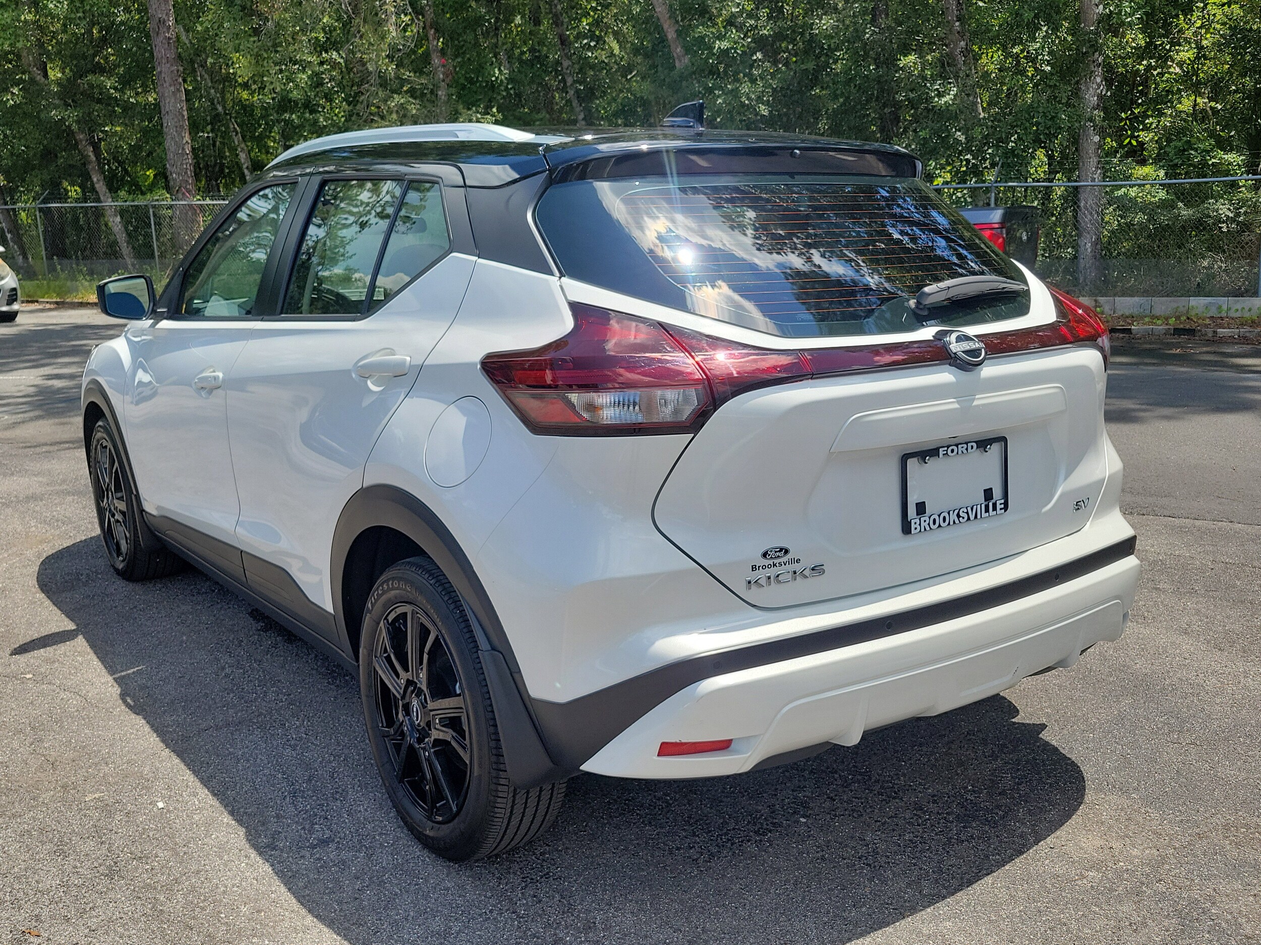 2022 Nissan Kicks SV photo 3