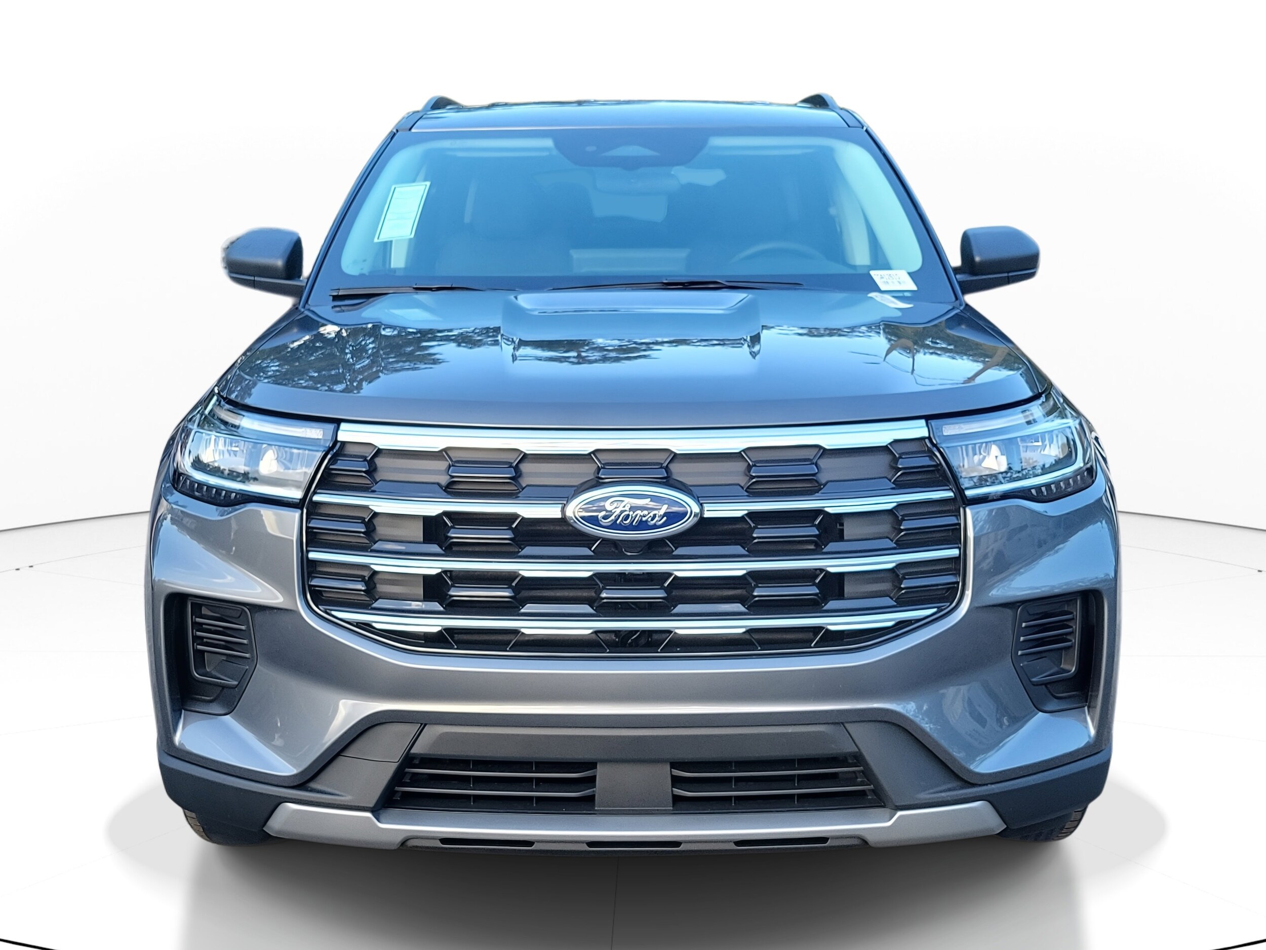 2026 Ford Explorer photo 2