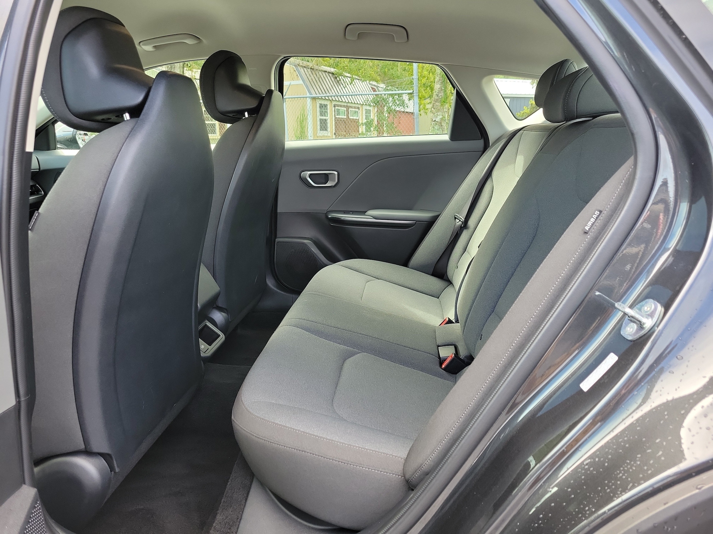 2025 Kia K4 LXS - Photo 9