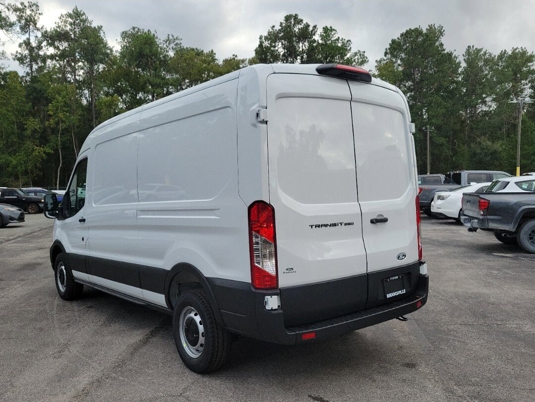 2026 Ford Transit photo 4