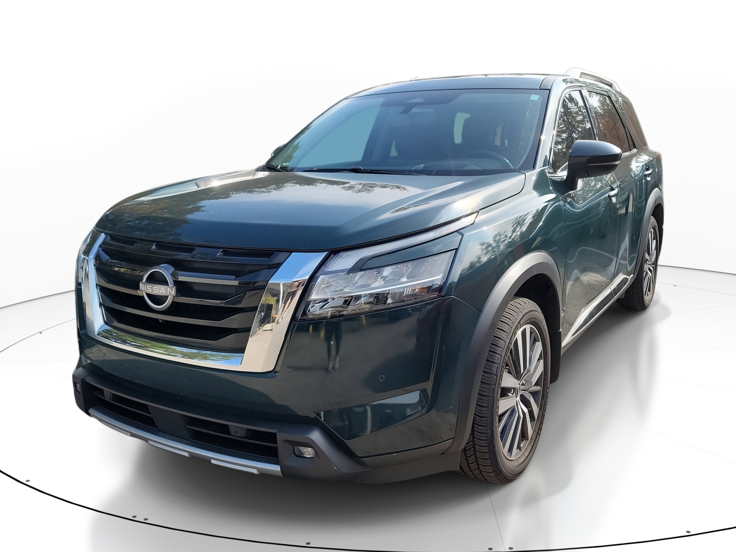 2022 Nissan Pathfinder Platinum photo 3