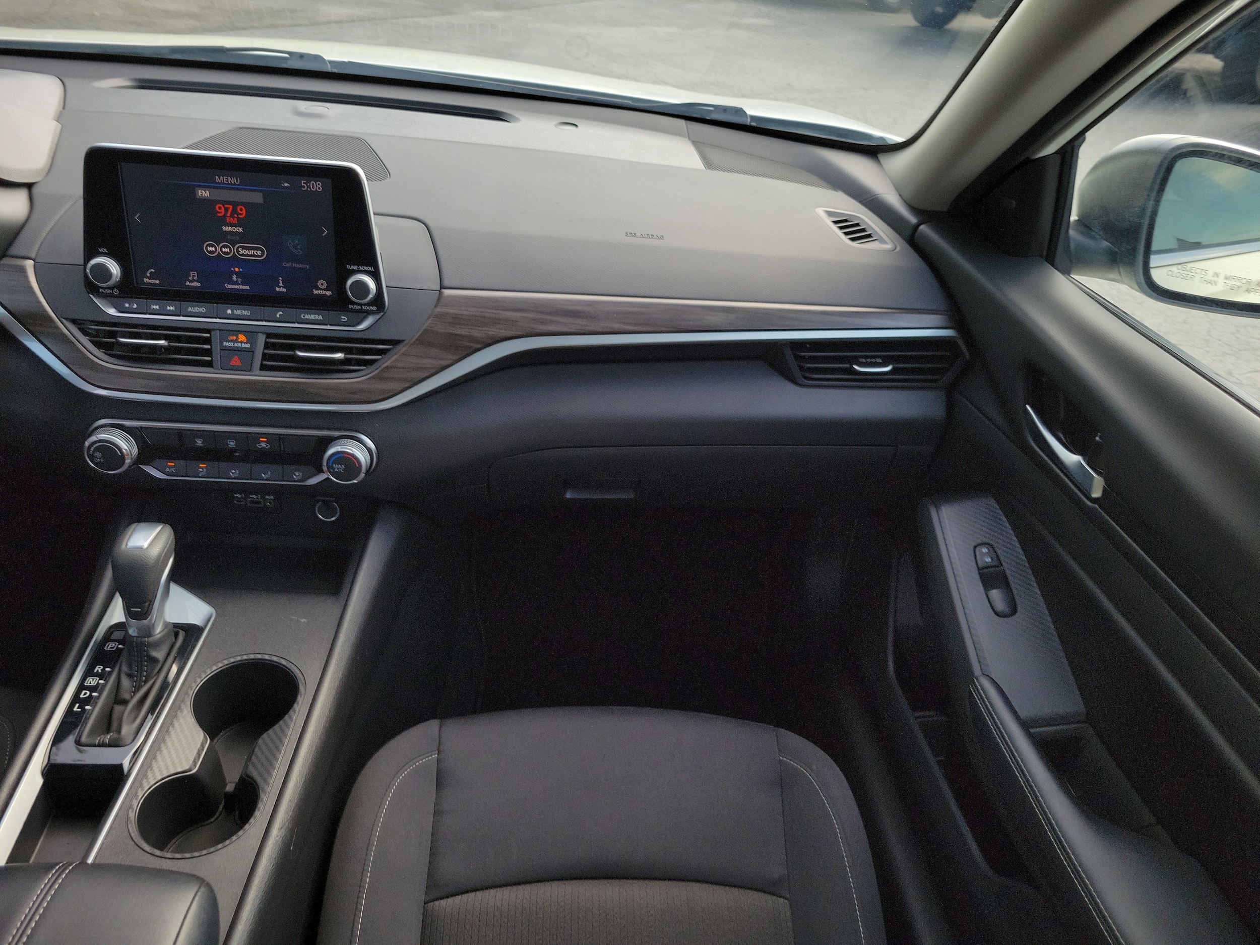 2025 Nissan Altima SV - Photo 19