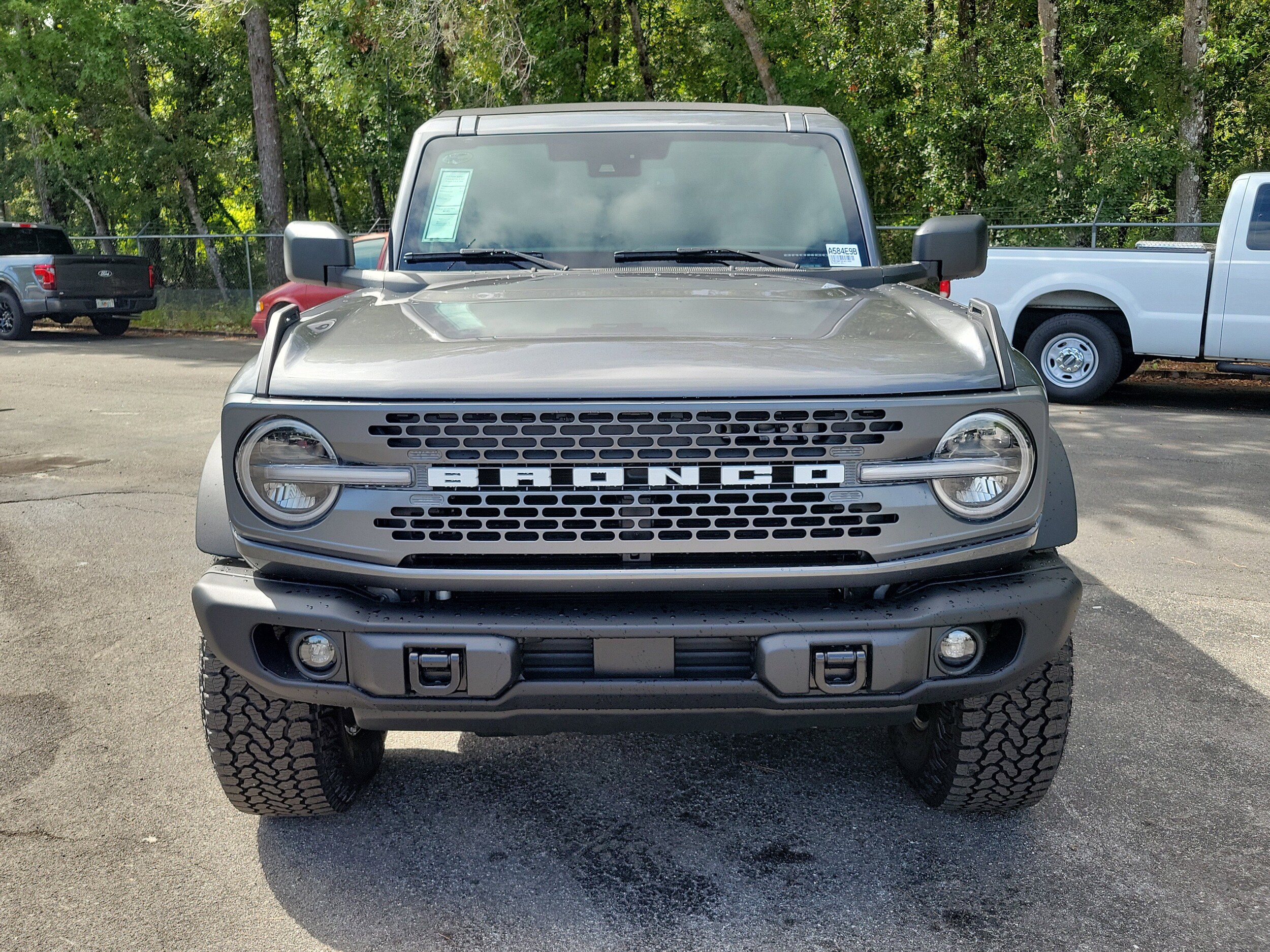 2025 Ford Bronco Badlands photo 2