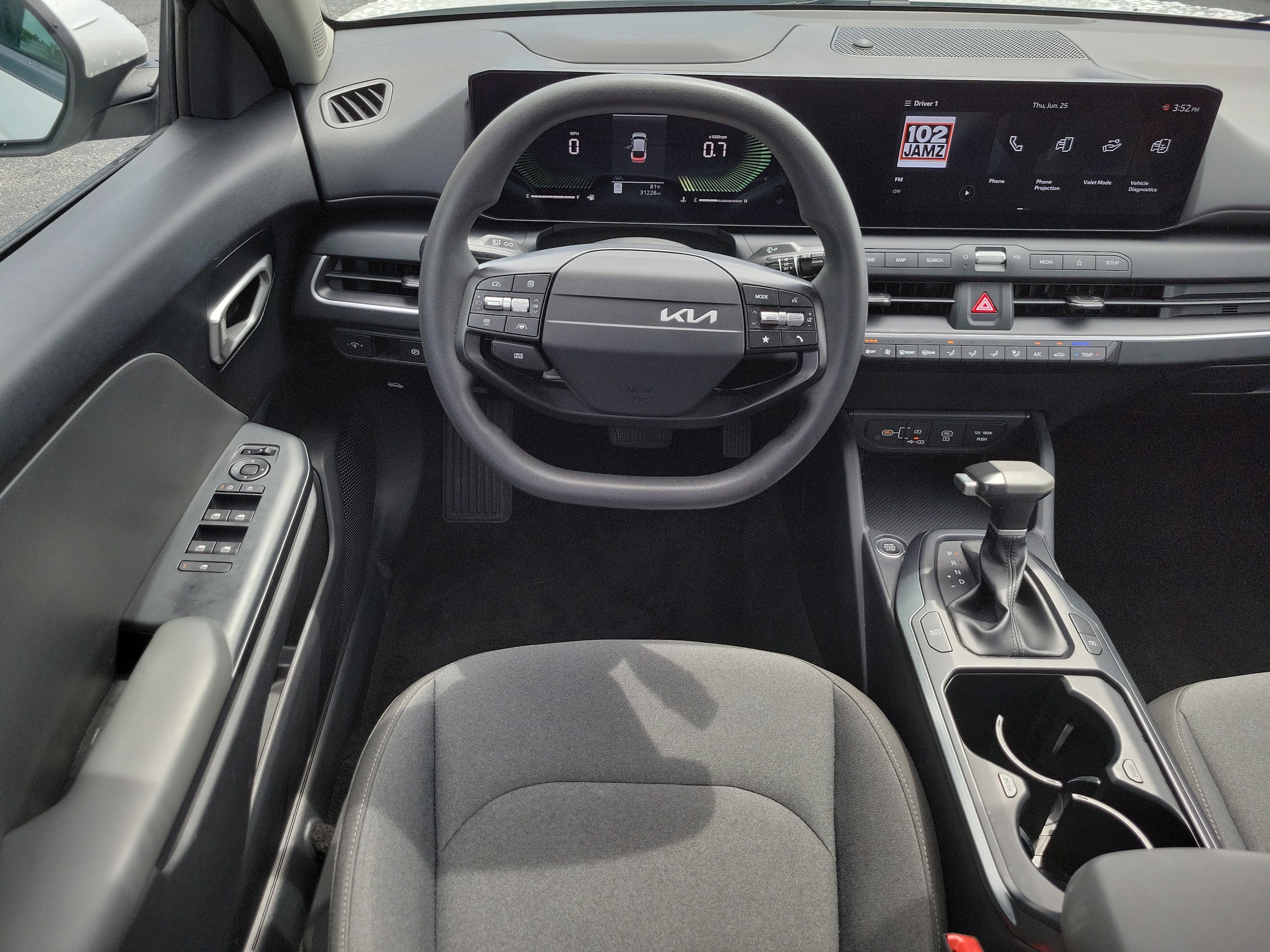 2025 Kia K4 LXS - Photo 20