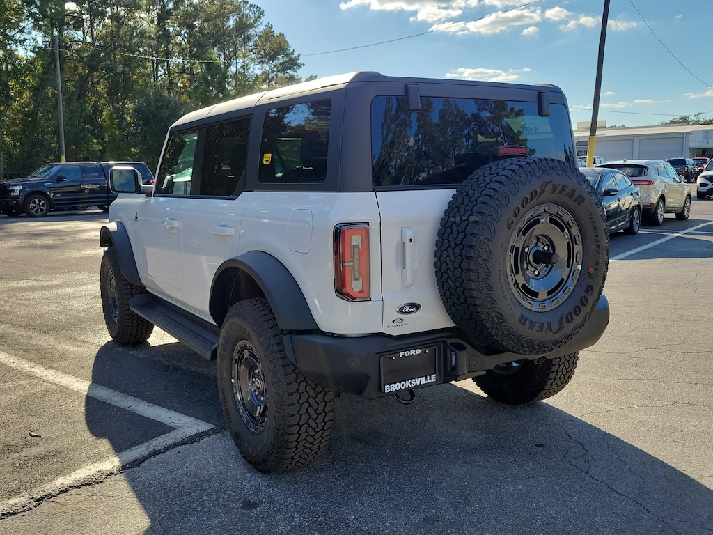 New 2025 Ford Bronco Outer Banks SUV