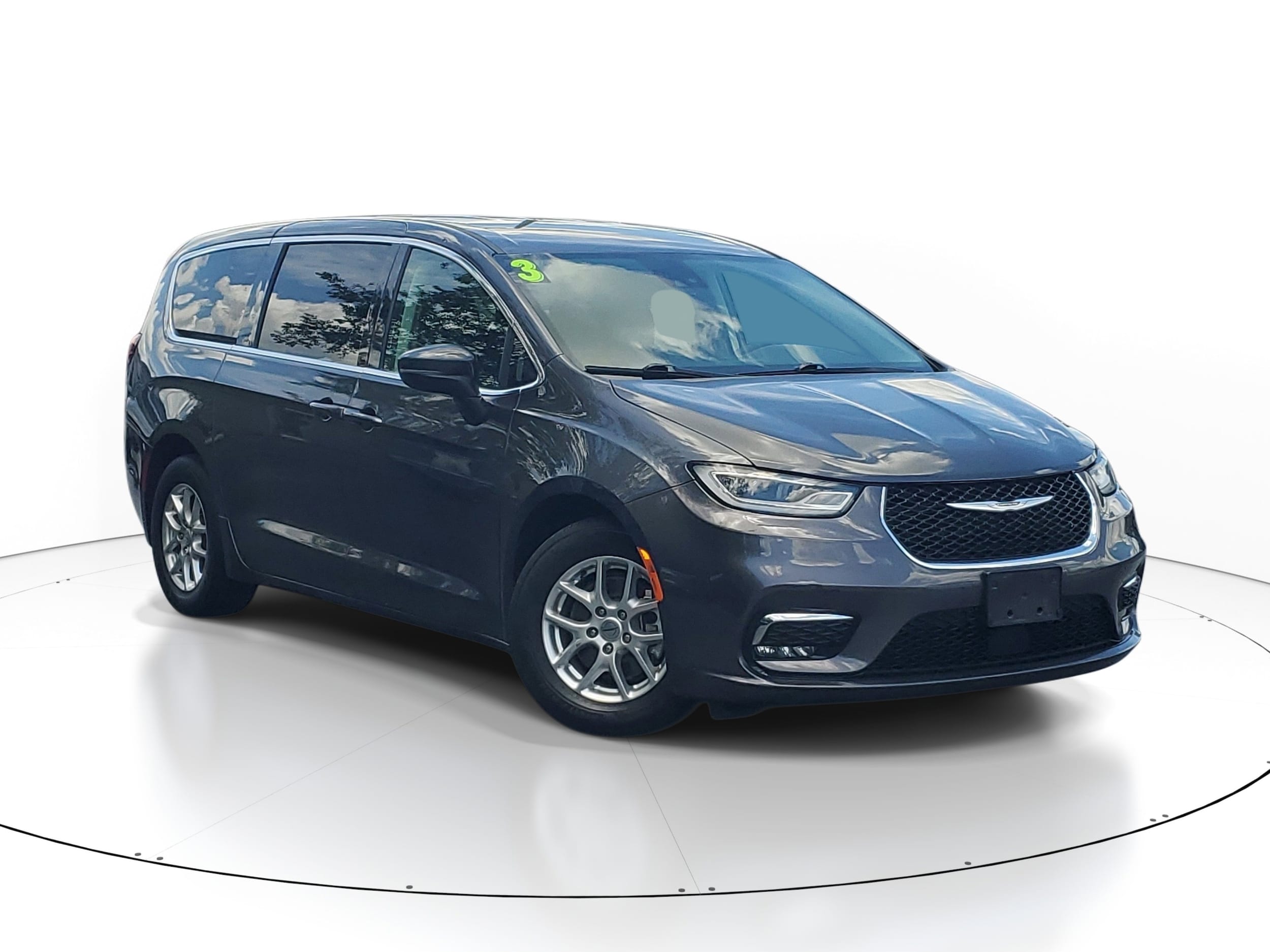2023 Chrysler Pacifica Touring L's photo