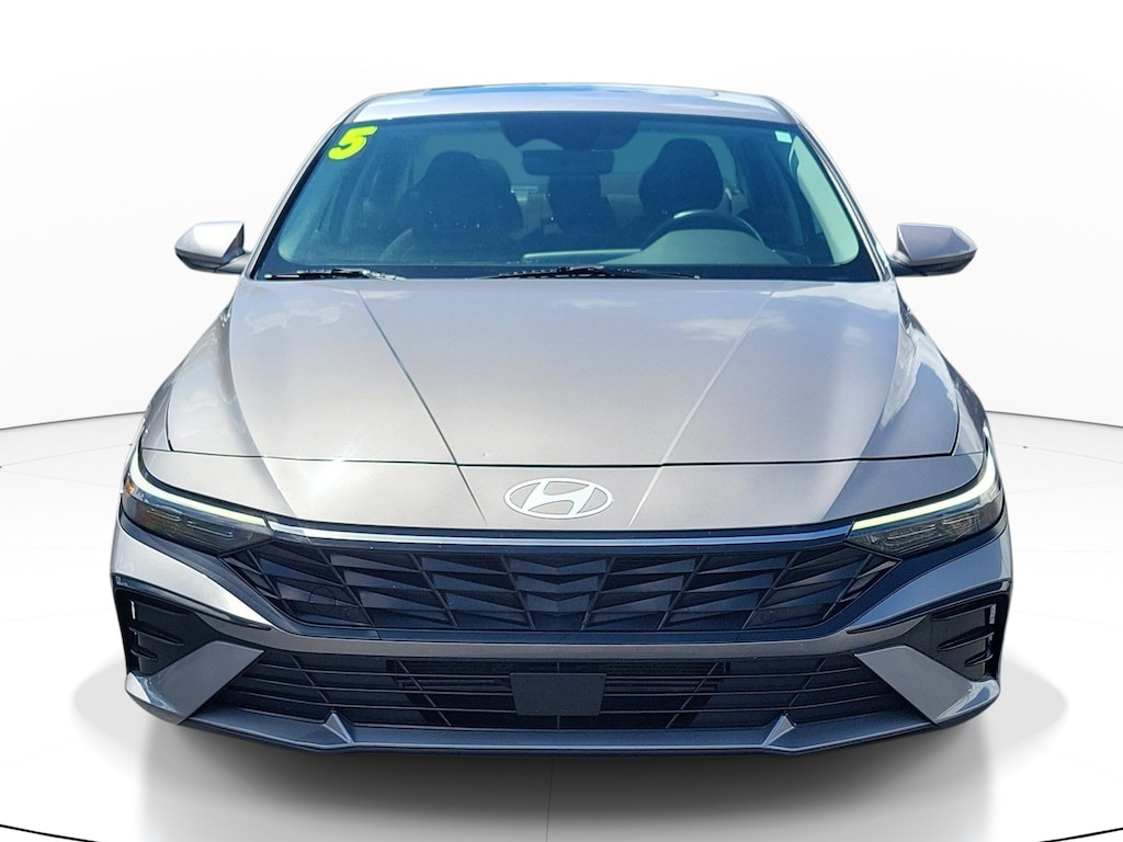 Used 2025 Hyundai Elantra SEL Convenience Sedan