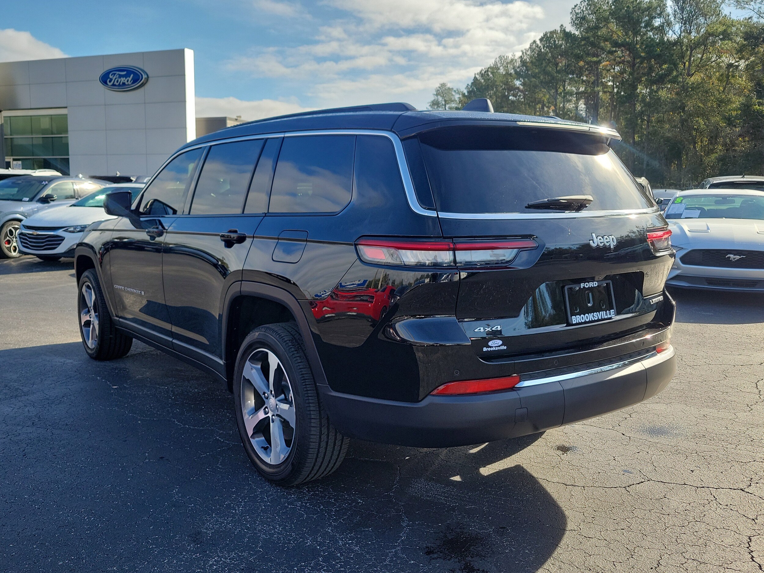 2025 Jeep Grand Cherokee Limited photo 4