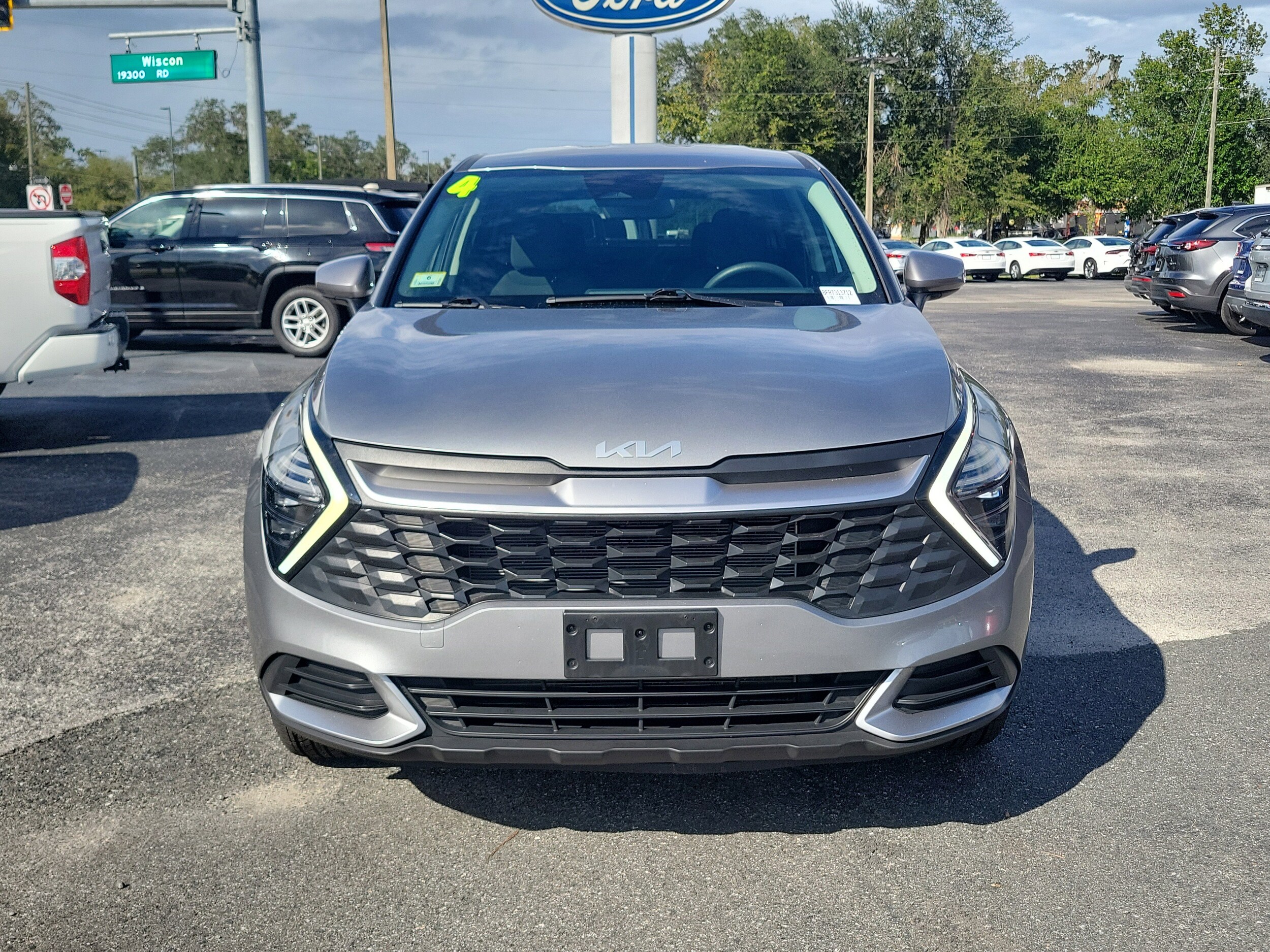 2024 Kia Sportage LX photo 2