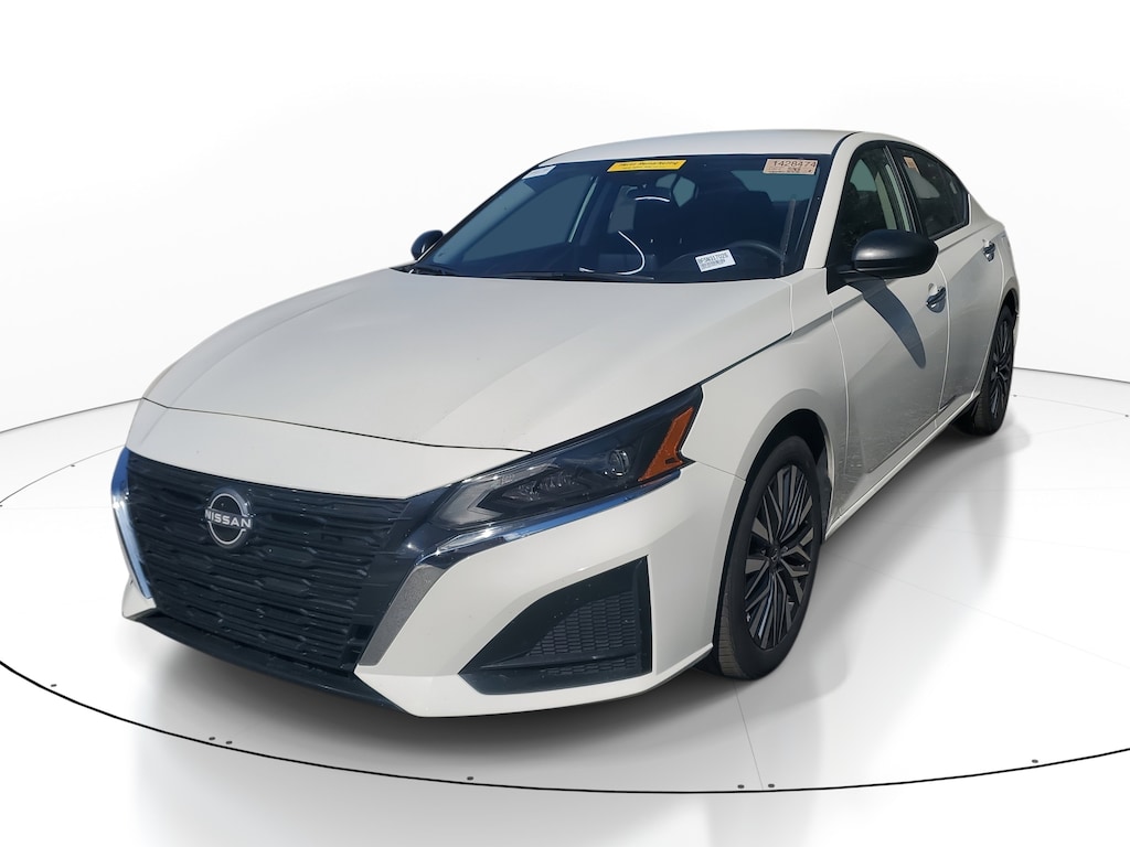 Used 2025 Nissan Altima SV Sedan